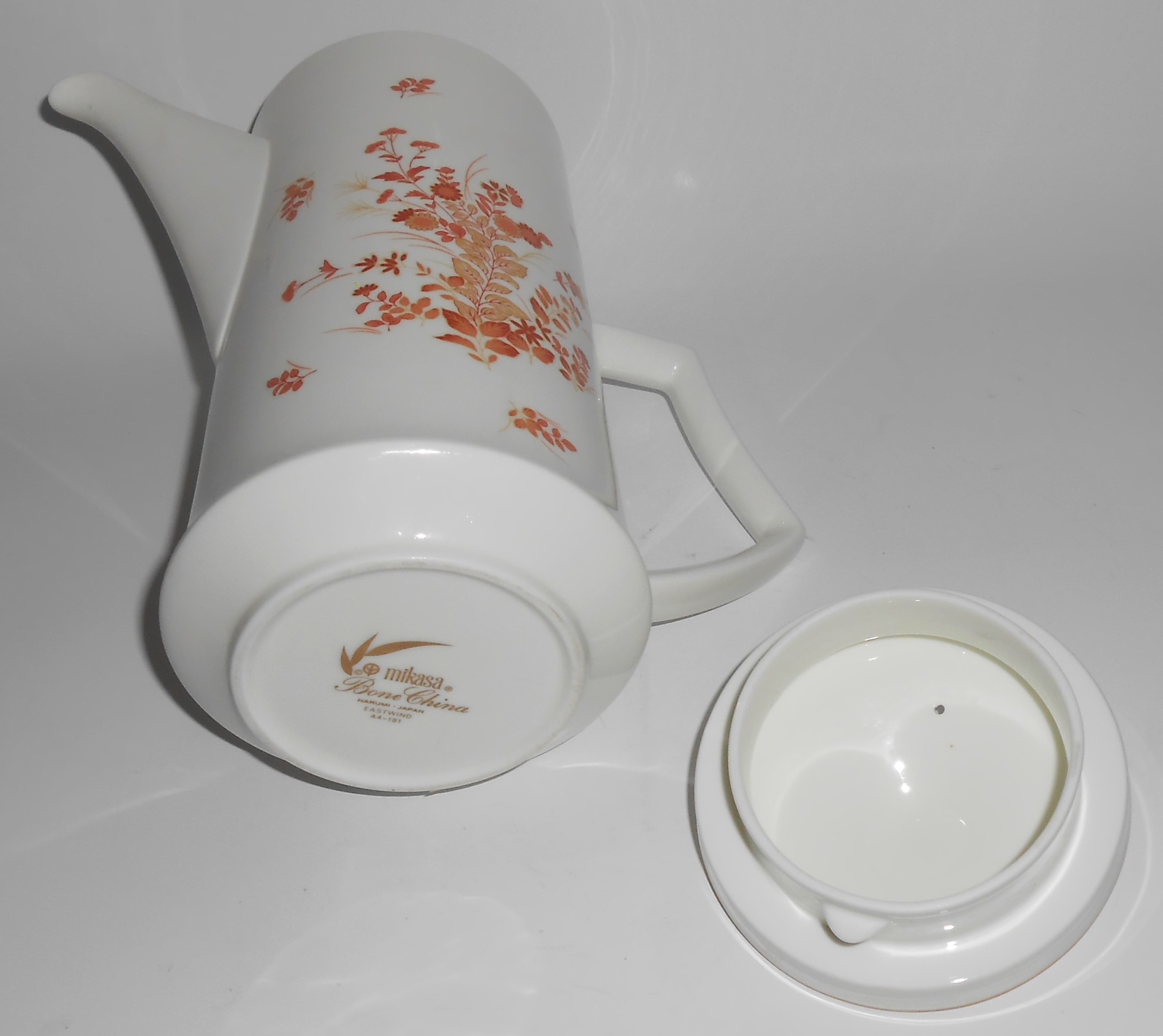 Mikasa Bone China Eastwind w/Gold Coffee Pot
