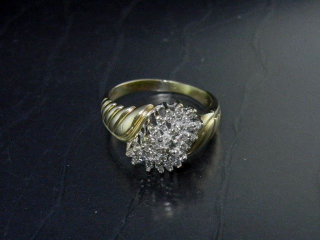 Diamond 10K Gold Cluster Ring Approx 3/4 Ct