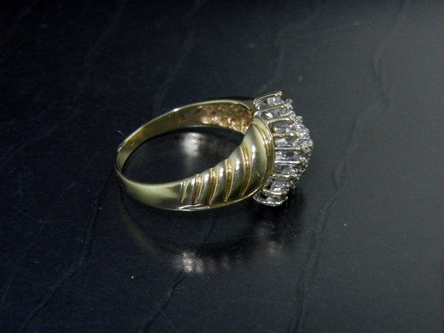 Diamond 10K Gold Cluster Ring Approx 3/4 Ct