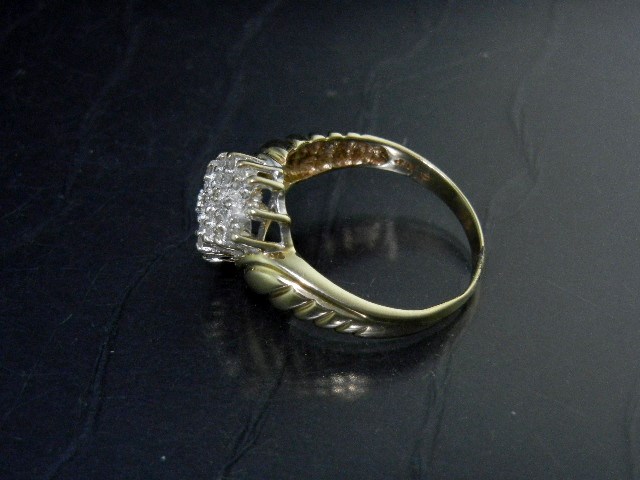 Diamond 10K Gold Cluster Ring Approx 3/4 Ct