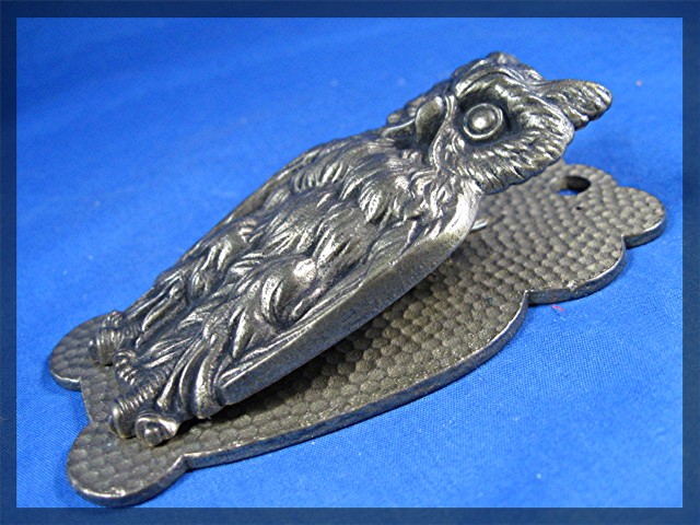 Brass Wise Old Owl Letter Spring Clip