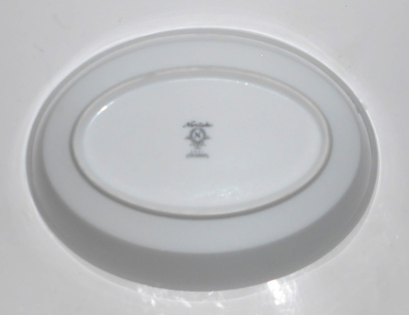 Noritake Porcelain China Savannah 2031 w/Platinum Oval Vegetable Bowl