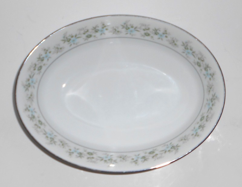 Noritake Porcelain China Savannah 2031 w/Platinum Oval Vegetable Bowl