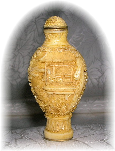 Cinnabar Chinese Cream Color Snuff Bottle