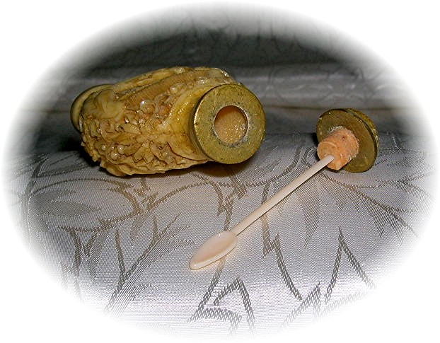 Cinnabar Chinese Cream Color Snuff Bottle