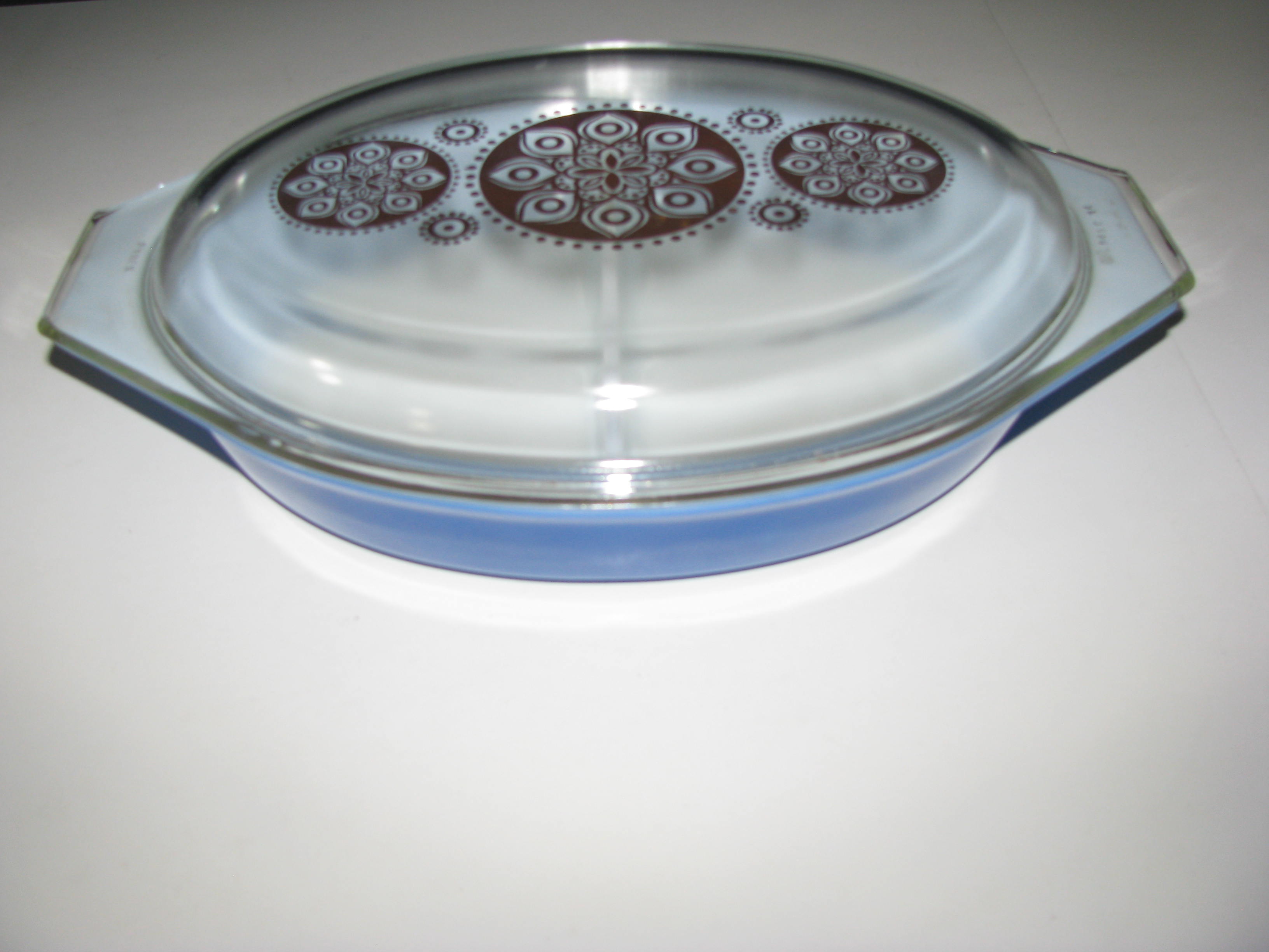 Vintage Pyrex Promo Gold Medallion Divided Dish