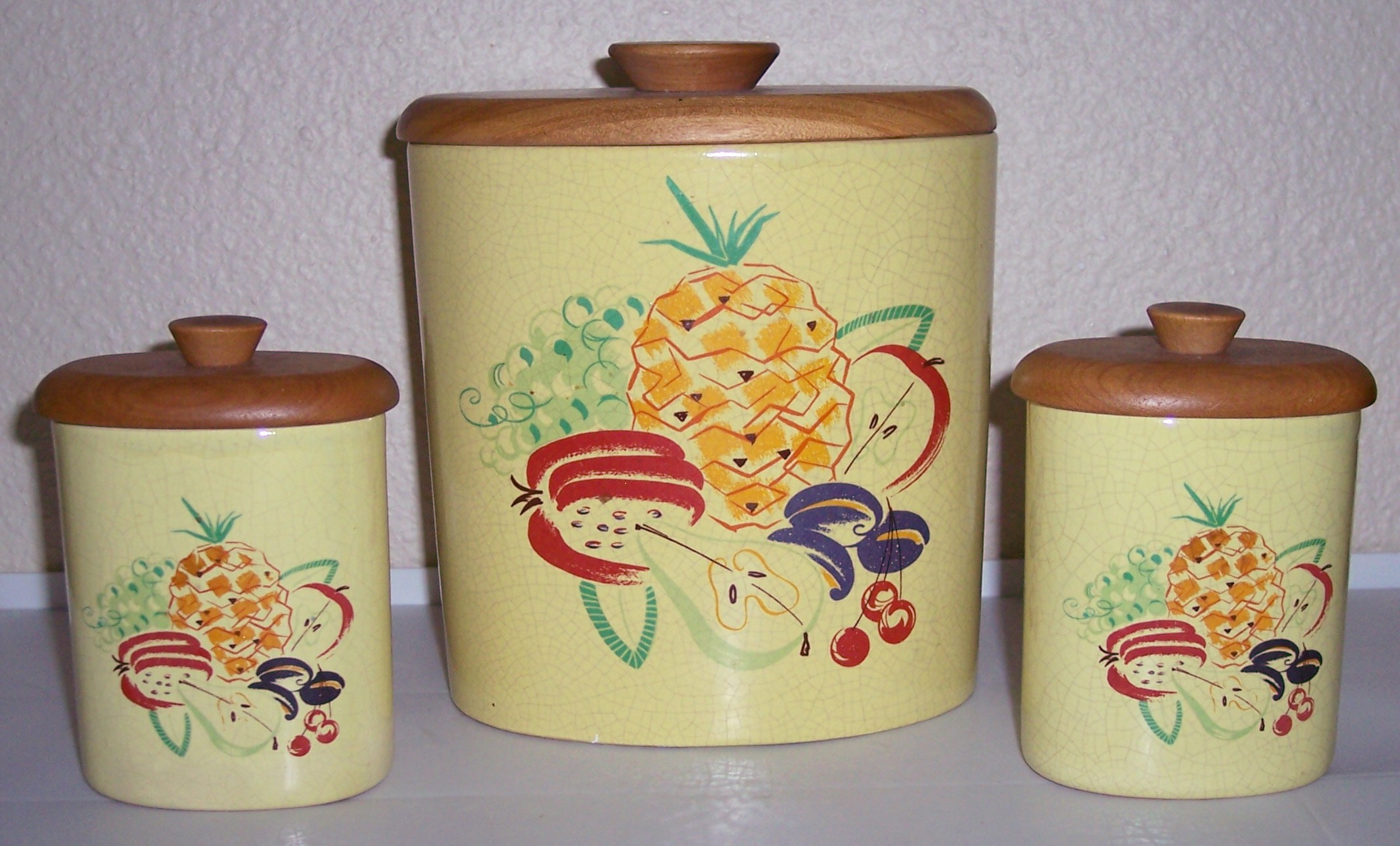 Barbara Willis Pottery Set/3 Decorated Canisters W/Lids
