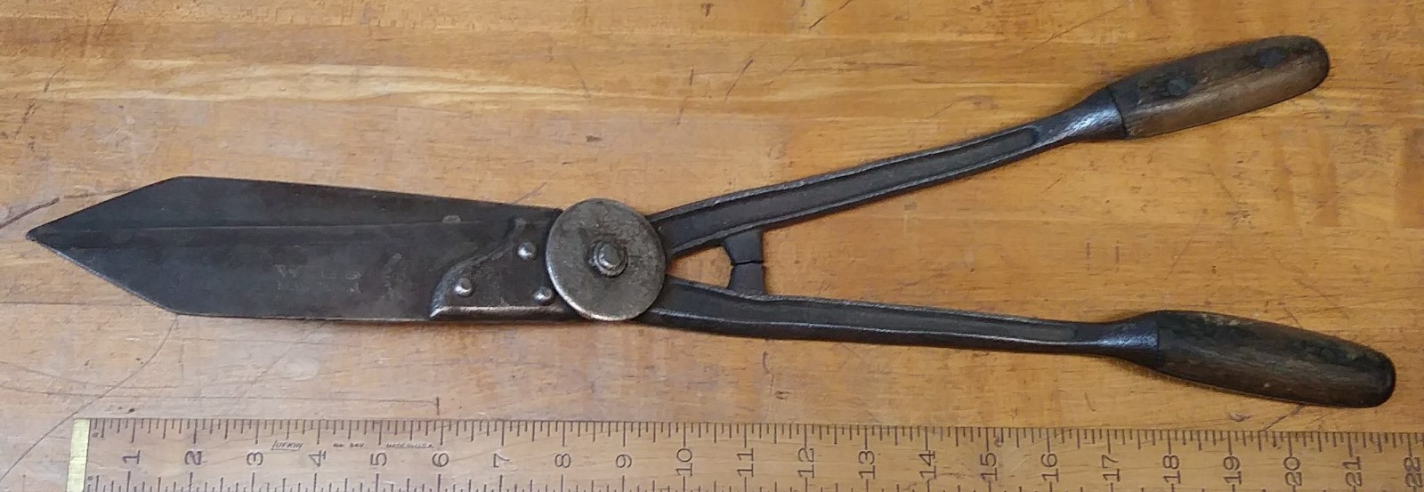 Wiss Hedge Trimming Shears 8 inch Patent Pending