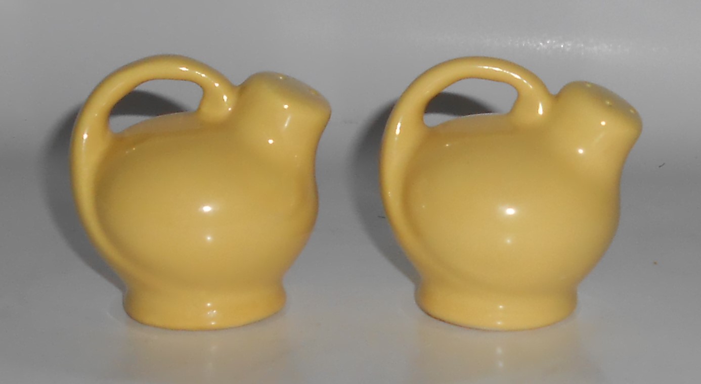 Metlox Pottery Poppy Trail Series 200 Yellow 234 Salt &