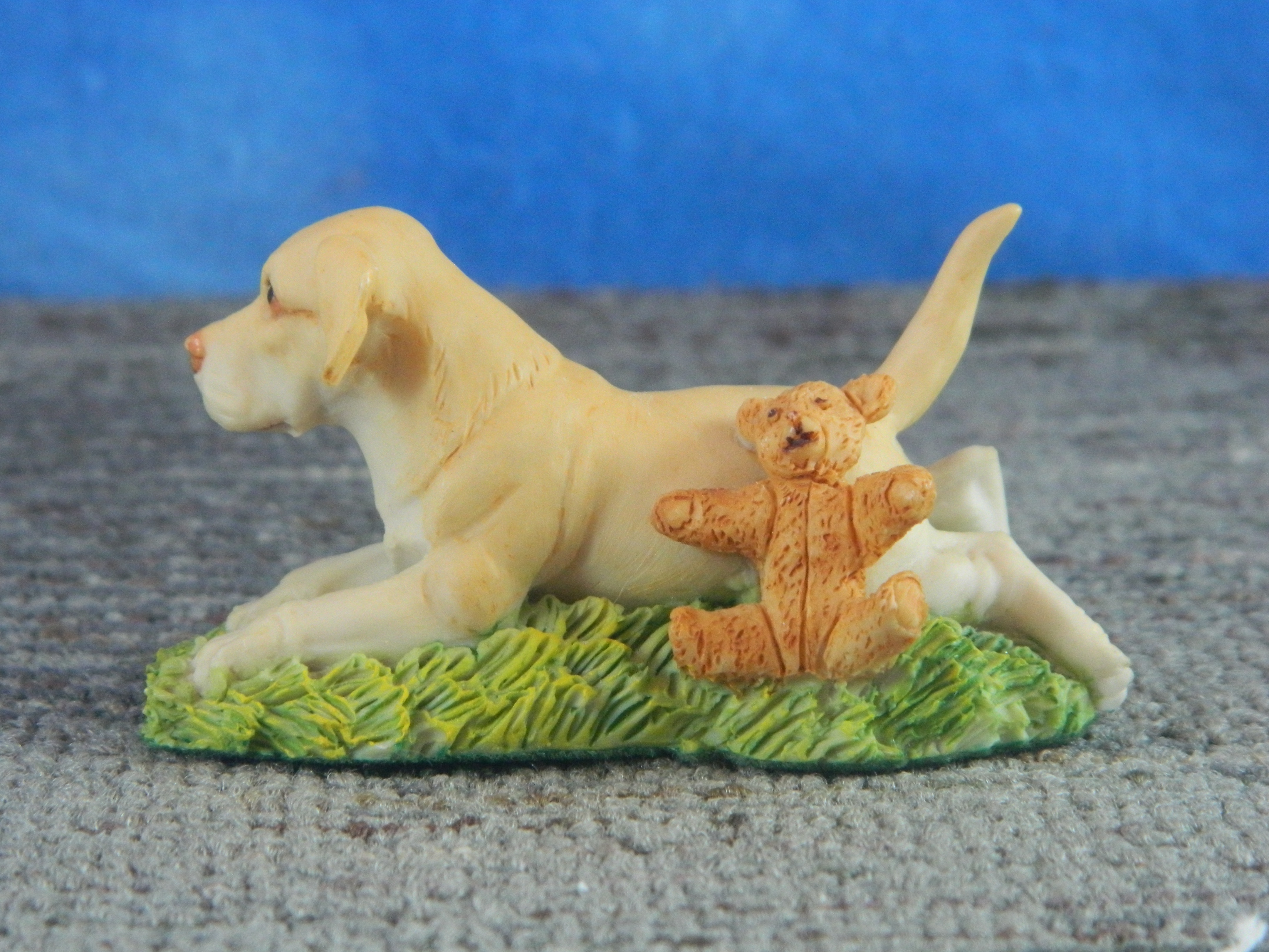 Holland Studio Craft England Yellow Labrador Puppy
