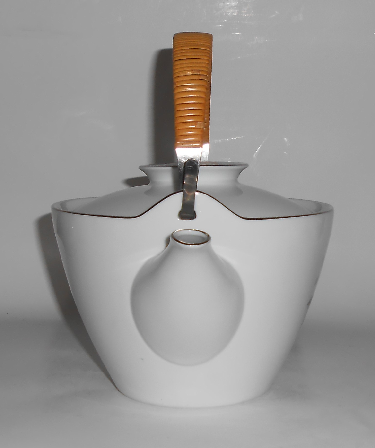Noritake Porcelain China 5790 Rosales w/Platinum Teapot