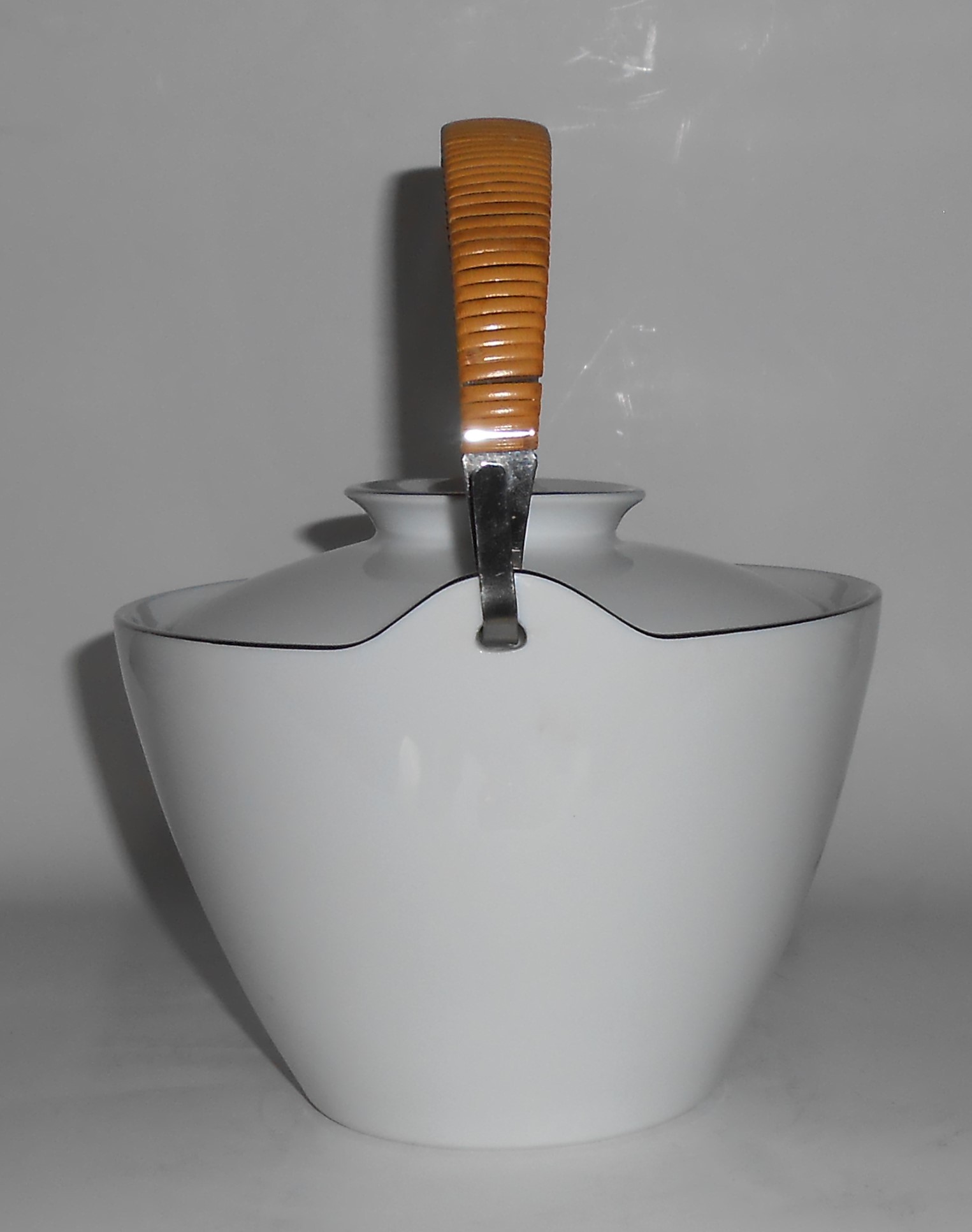 Noritake Porcelain China 5790 Rosales w/Platinum Teapot