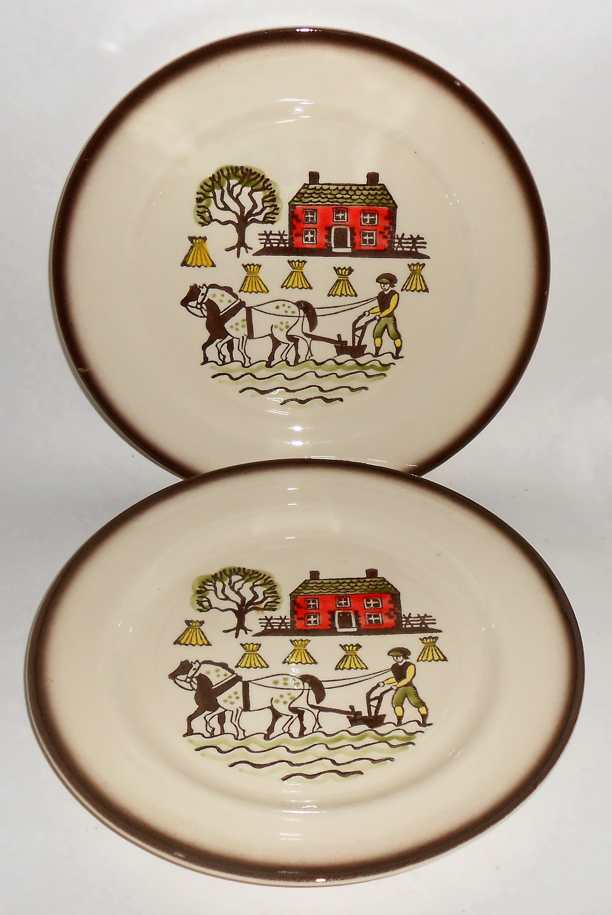 Metlox Pottery Pair Colonial Heritage Dinner Plates!