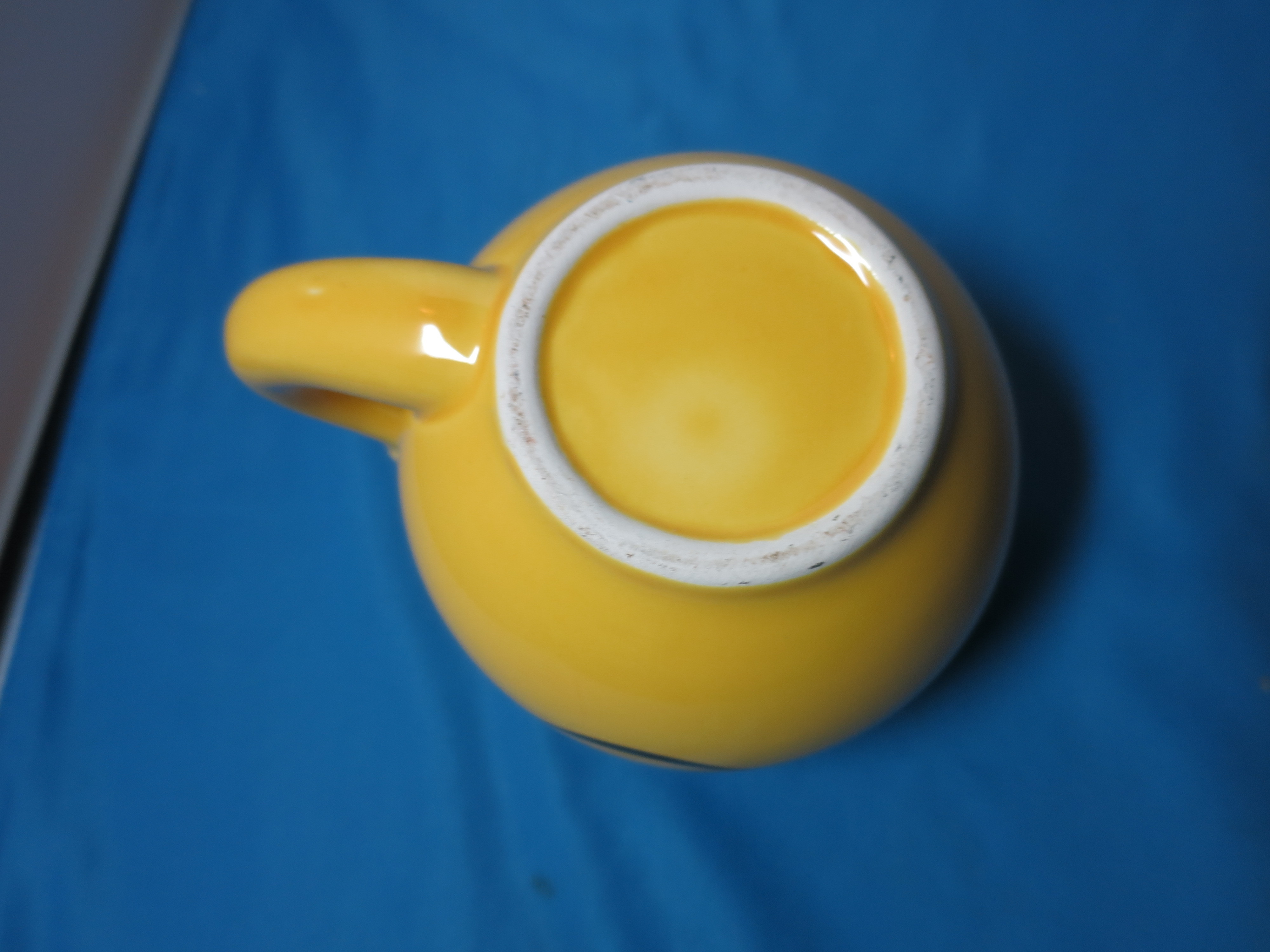 Smiley Face Cup Mug with Peace Fingers Handle