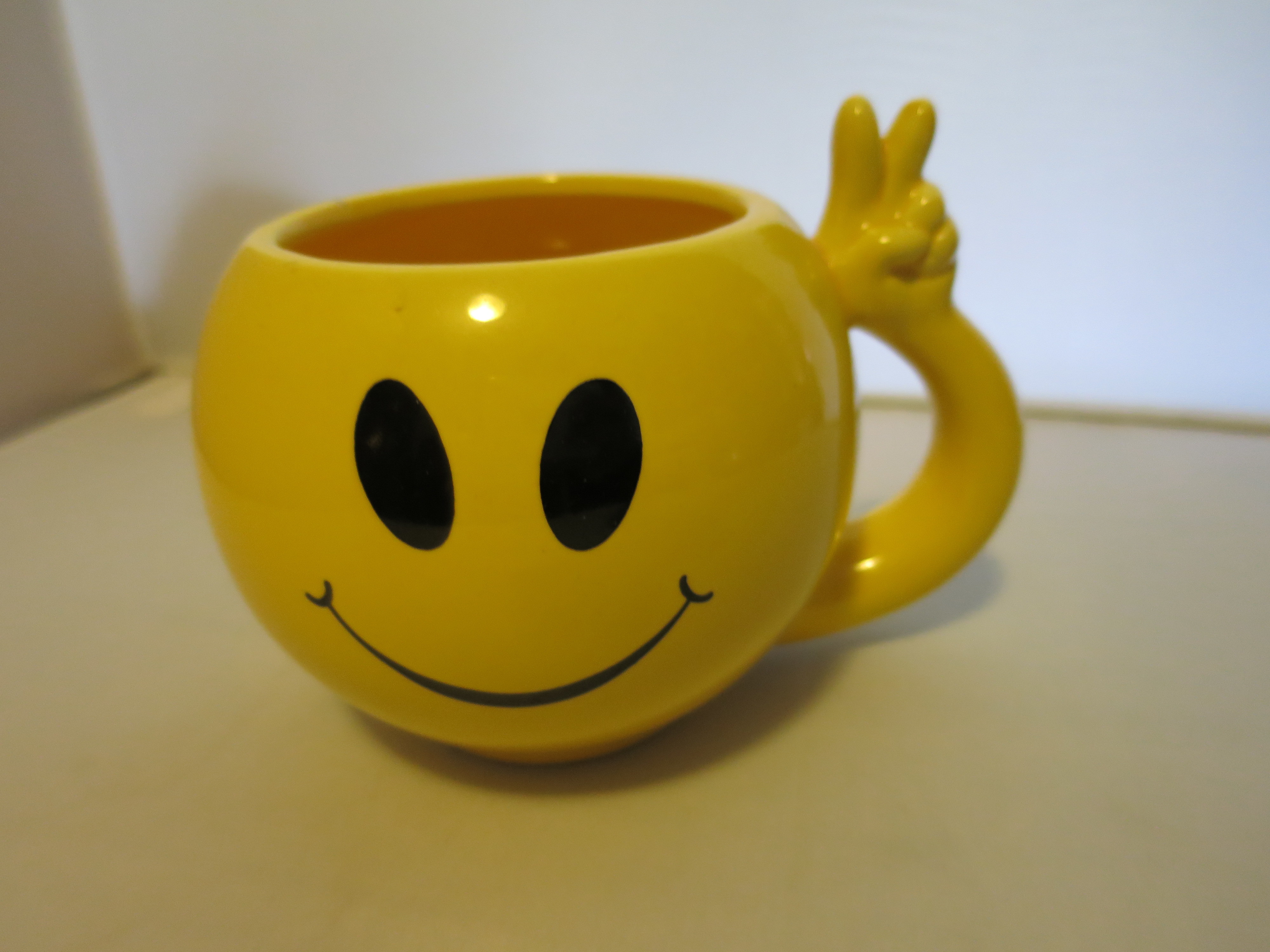 Smiley Face Cup Mug with Peace Fingers Handle