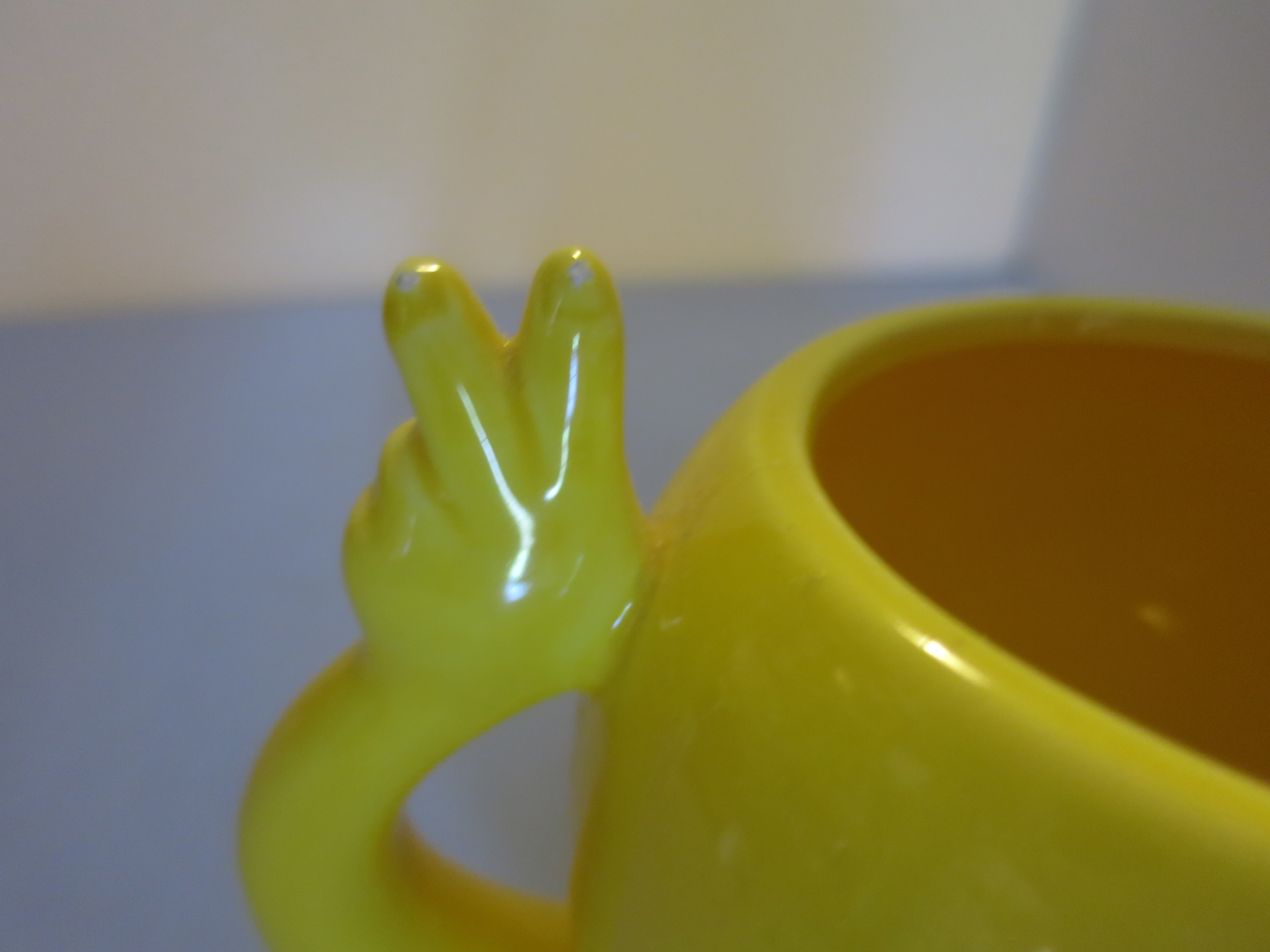 Smiley Face Cup Mug with Peace Fingers Handle