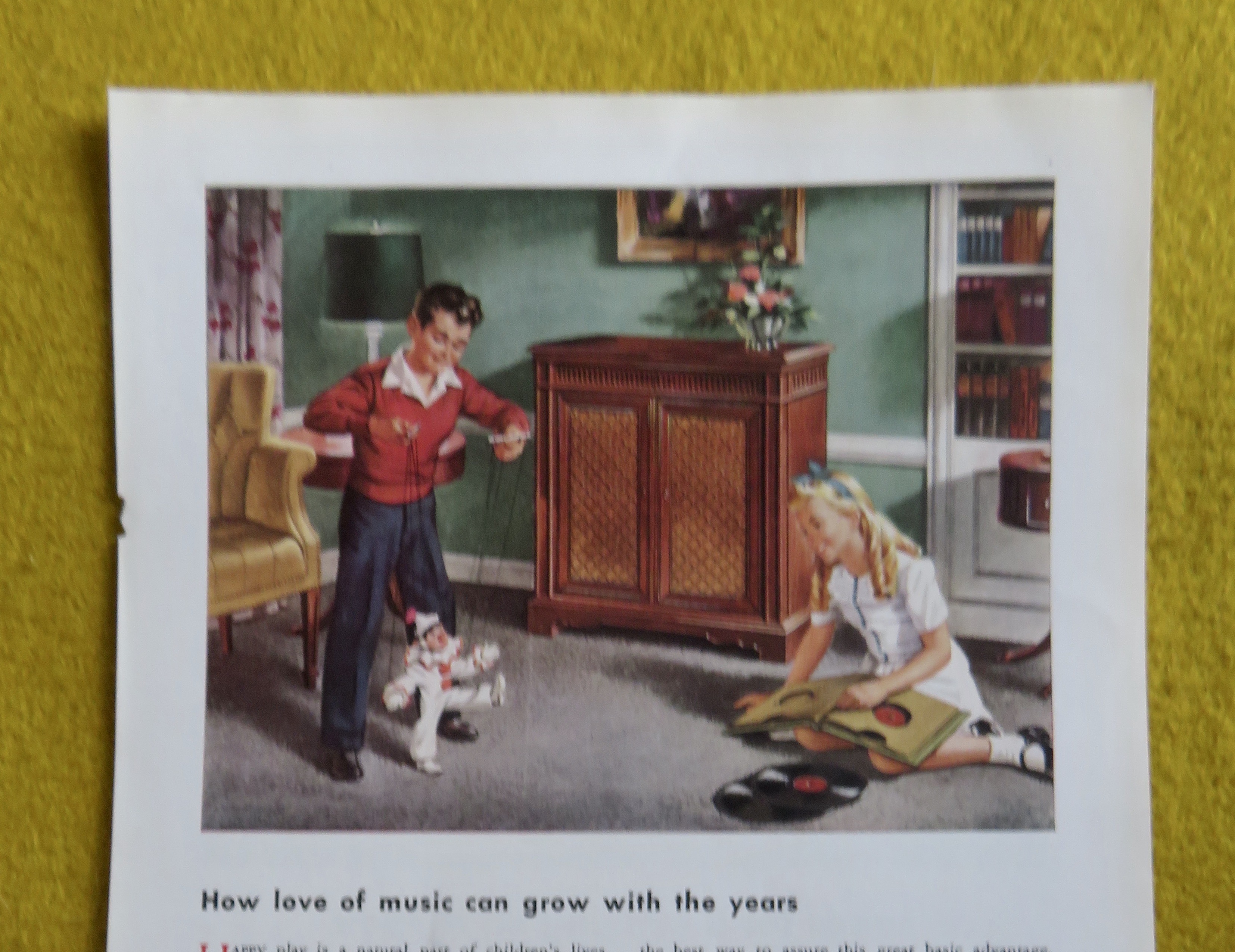 1945 Magnavox Radio Phonograph with Children Playing