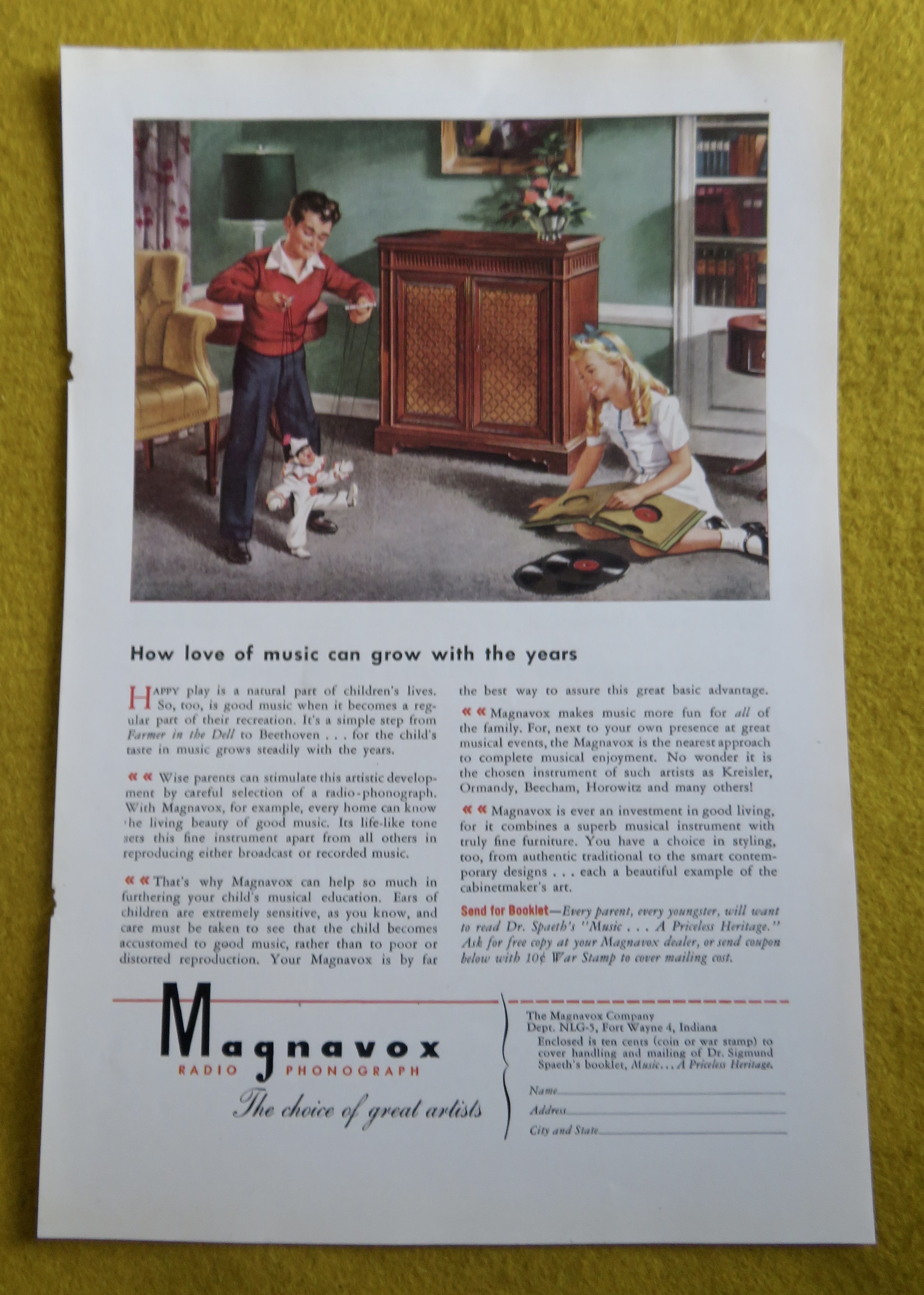 1945 Magnavox Radio Phonograph with Children Playing