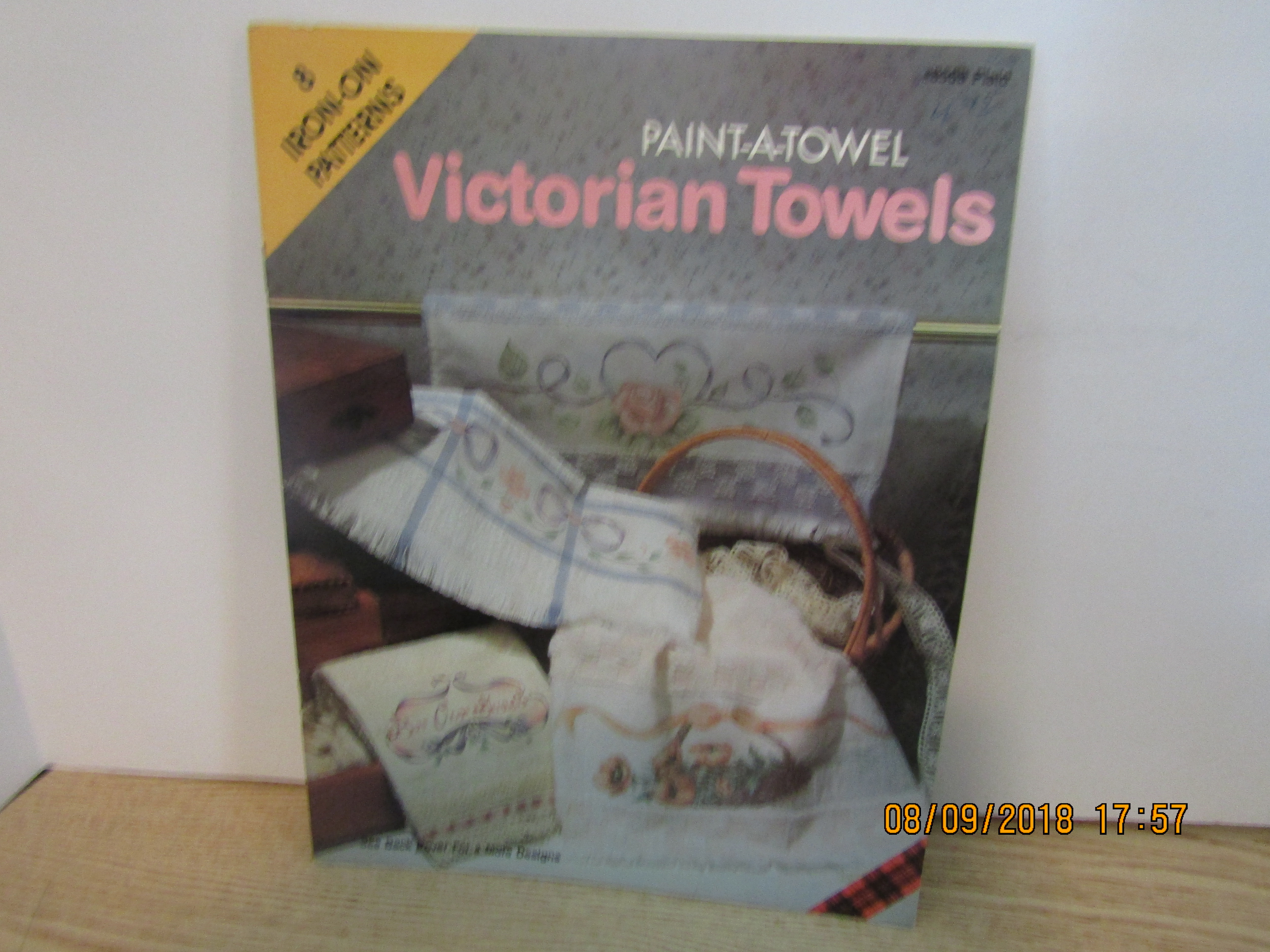 Plaid Craft Book Paint A Towel Victorian Towels #8568