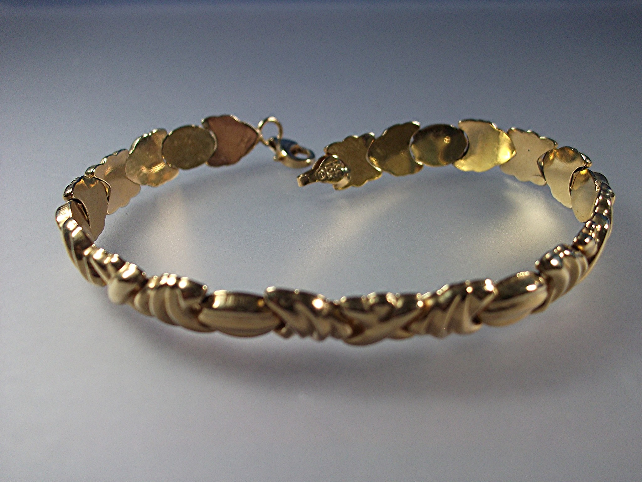 Bracelet 10K Yellow Gold 7 Inch 4 Grams