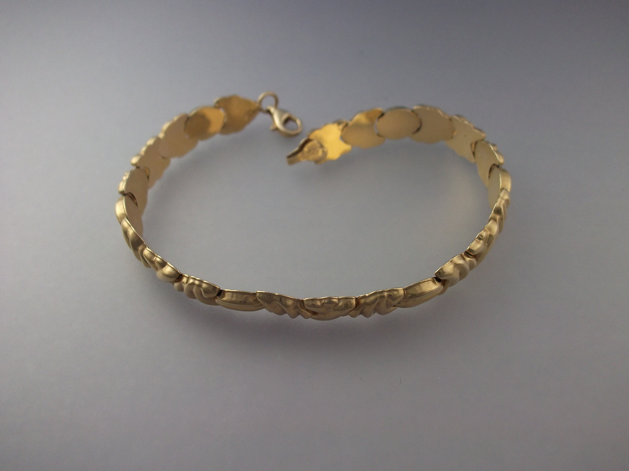 Bracelet 10K Yellow Gold 7 Inch 4 Grams