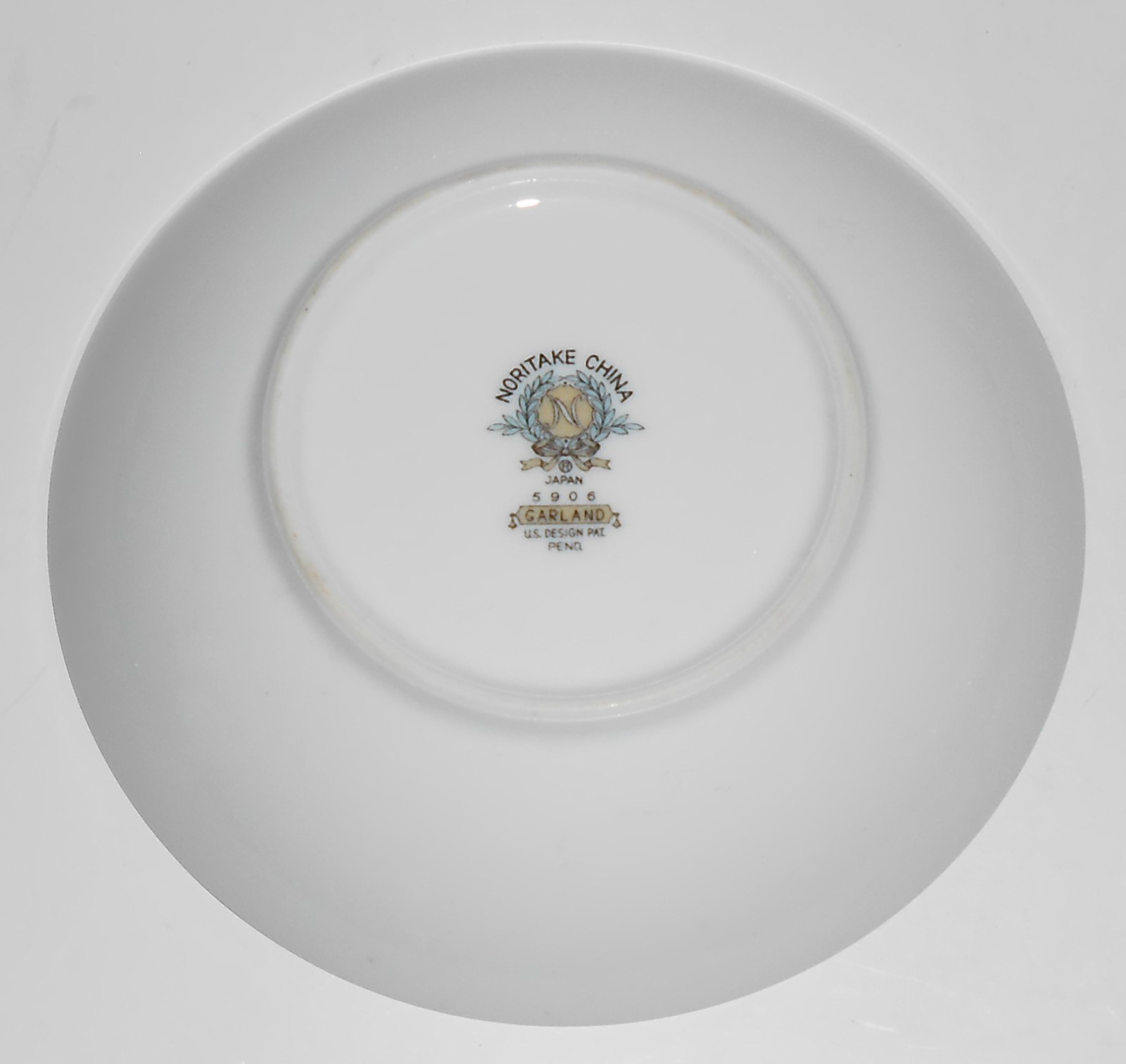 Noritake China Porcelain 5905 Garland w/Gold Fruit Bowl