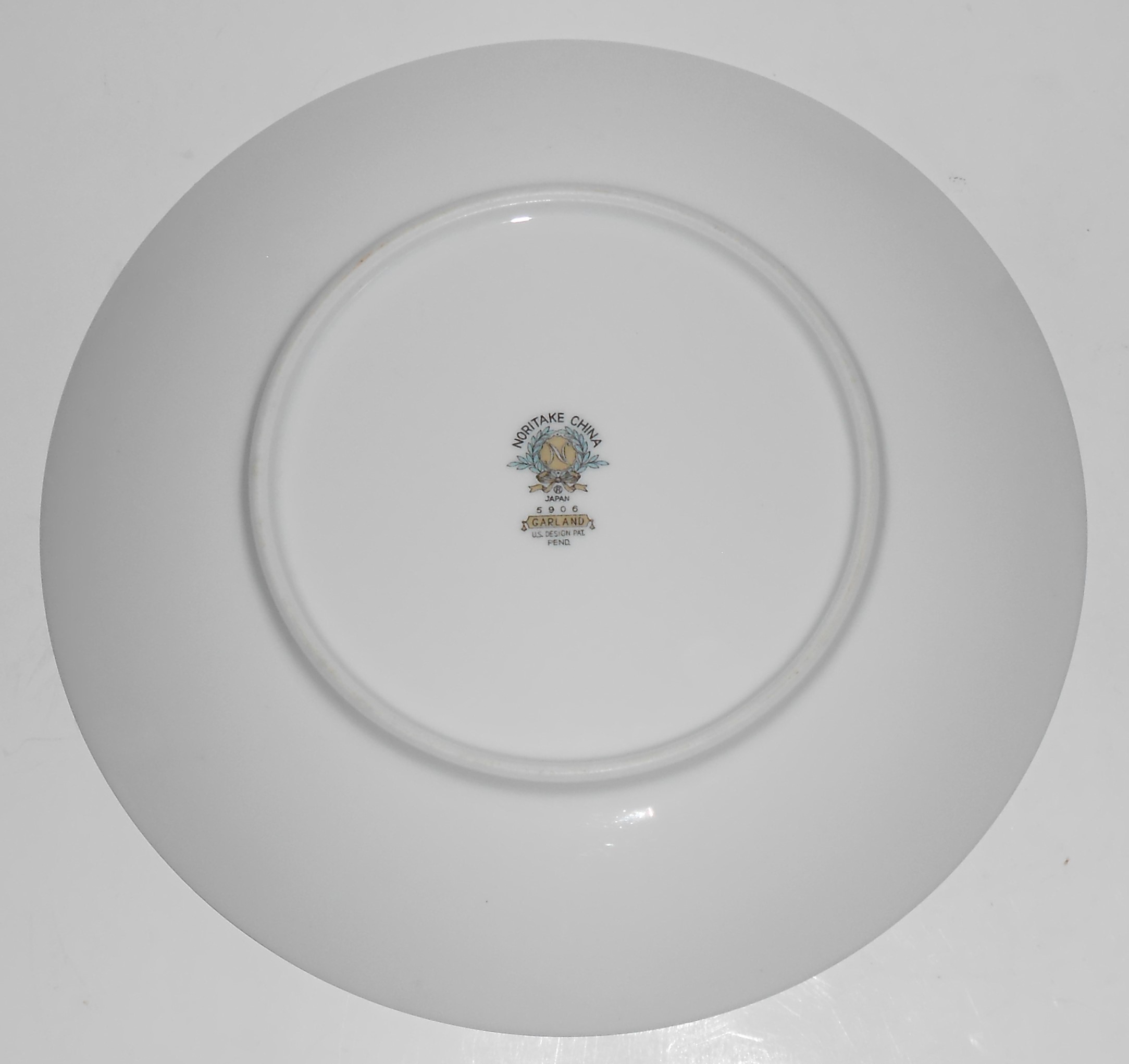 Noritake China Porcelain 5905 Garland w/Gold Salad Pl