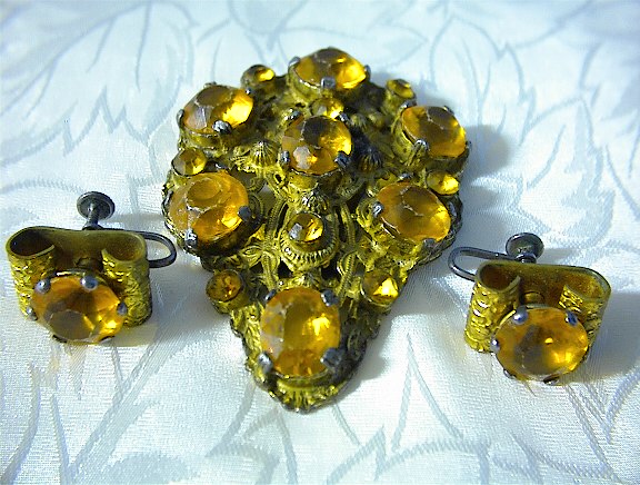 Dress Clip Golden Amber Glass with Earrings