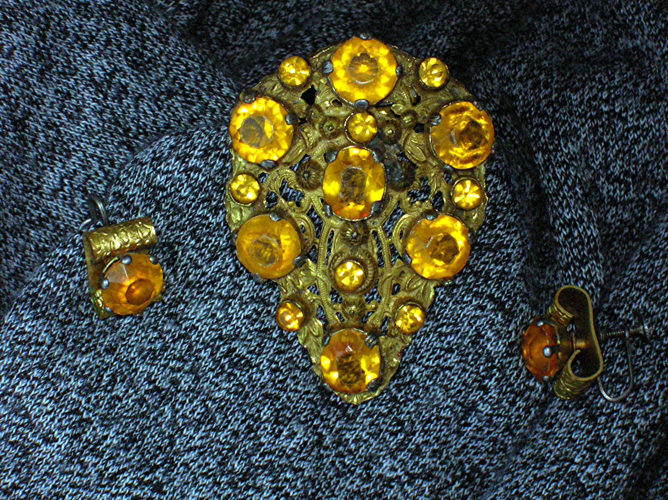 Dress Clip Golden Amber Glass  with Earrings