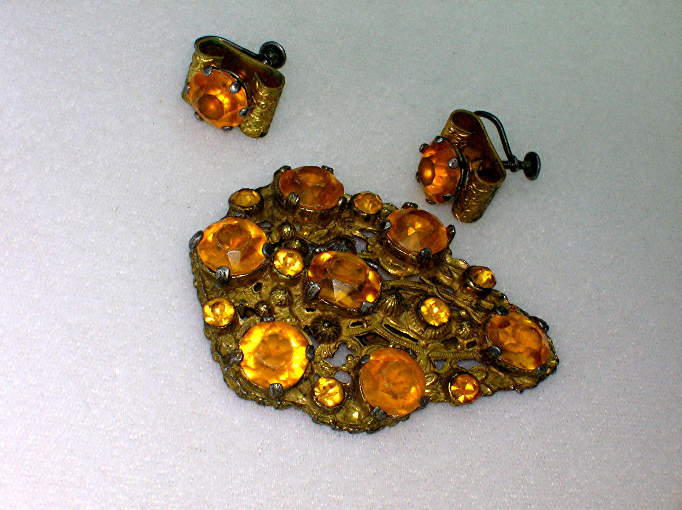 Dress Clip Golden Amber Glass  with Earrings