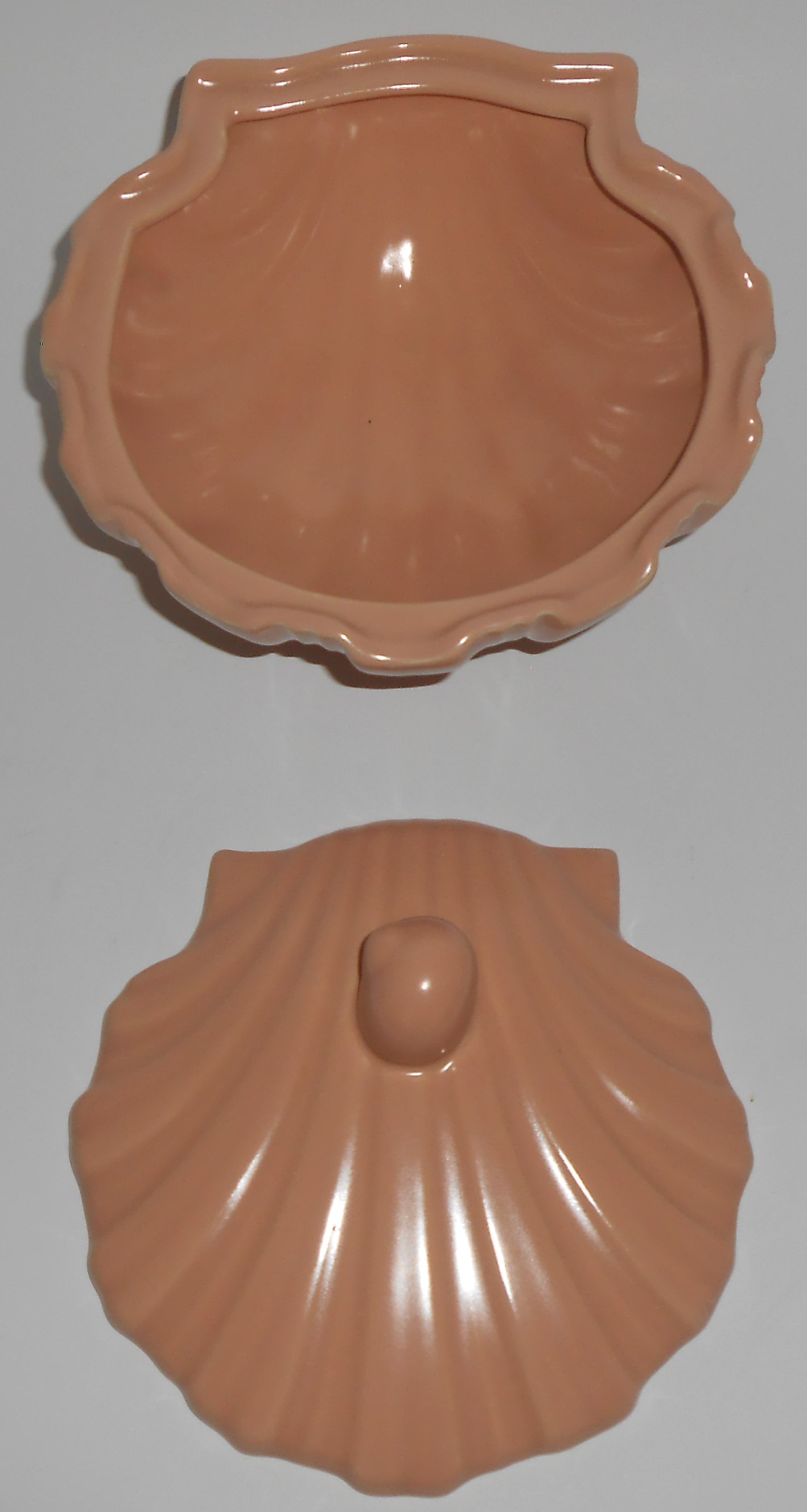 Franciscan Pottery Catalina Rancho Satin Coral Chowder