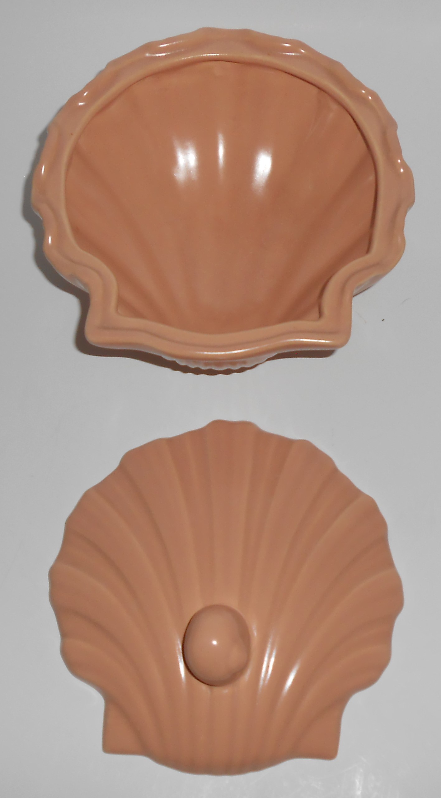 Franciscan Pottery Catalina Rancho Satin Coral Chowder