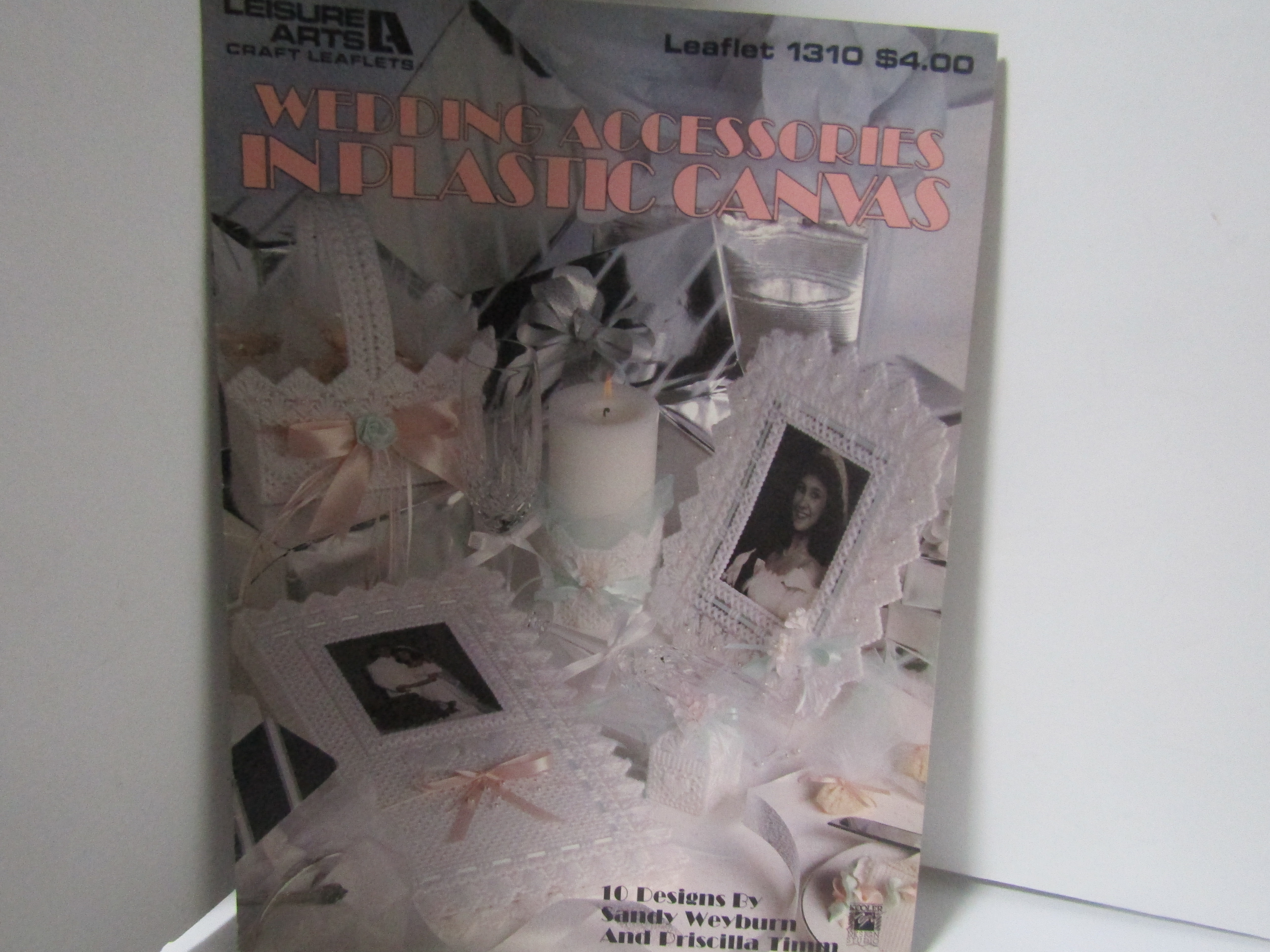 LeisureArts Wedding Accessories In Plastic Canvas #1310
