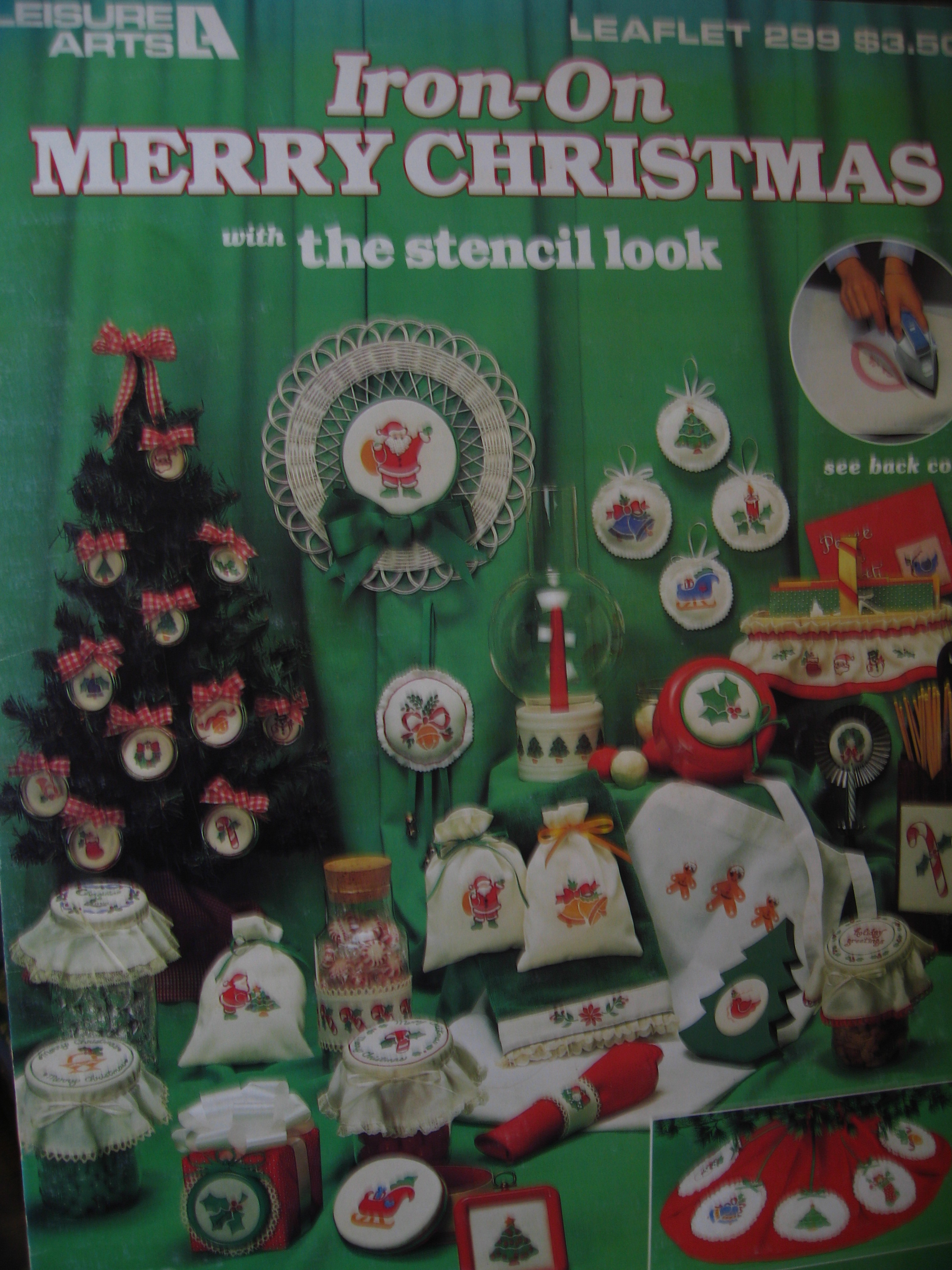 Leisure Arts Iron-On Merry Christmas #299