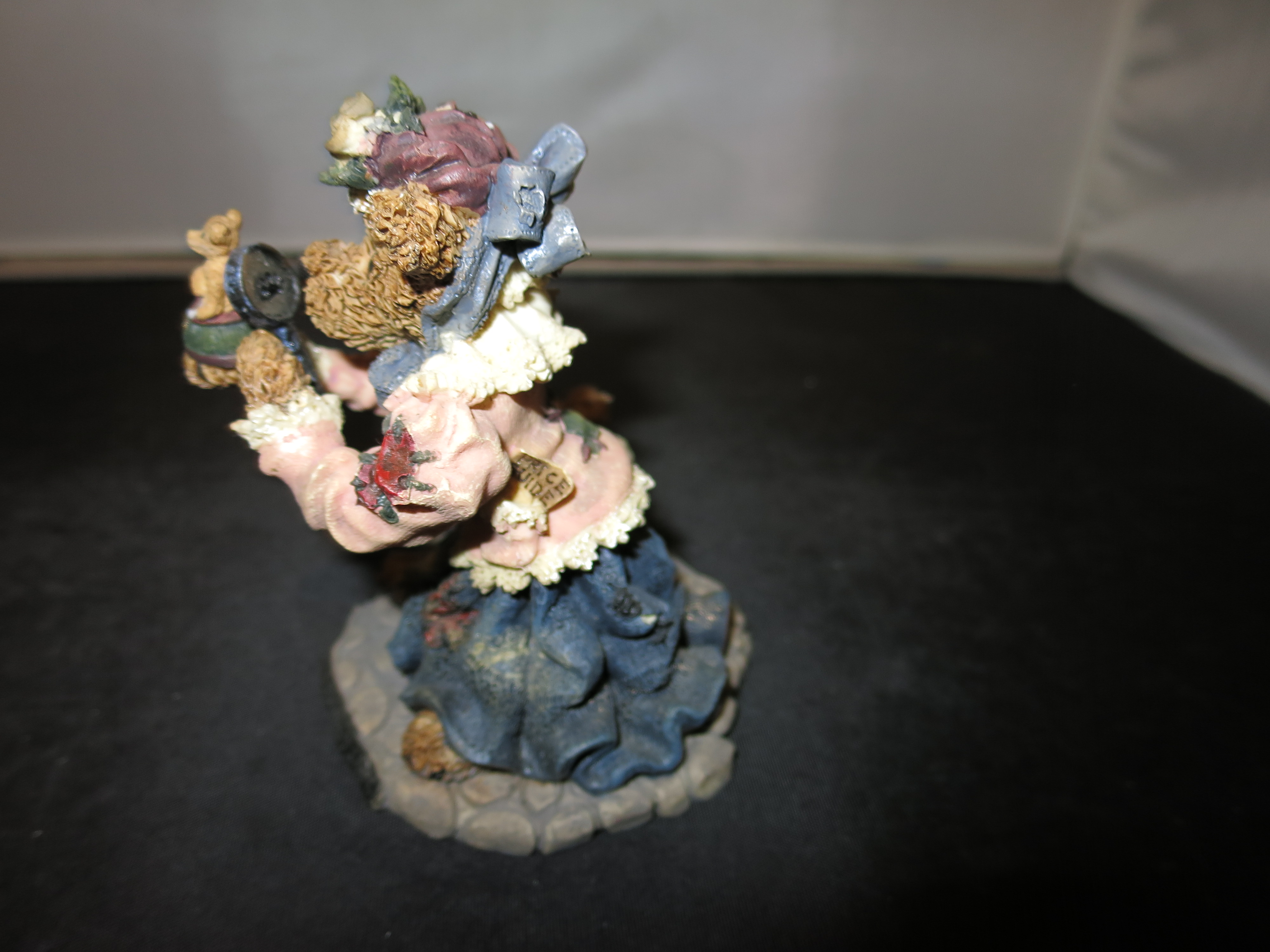 Boyds Bears and Friends the Collector figurine