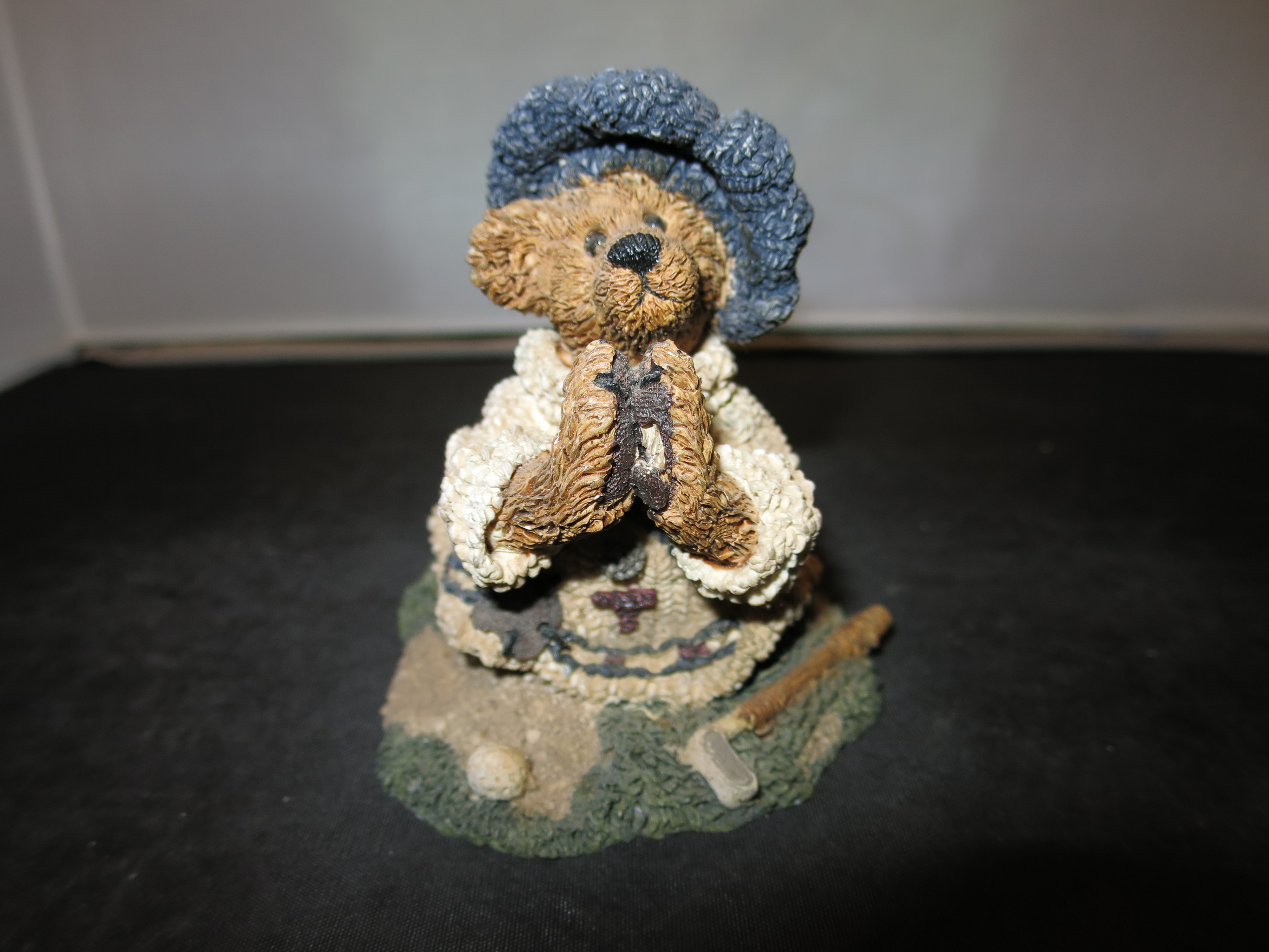 Boyds Bears and Friends Sebastians Prayer
