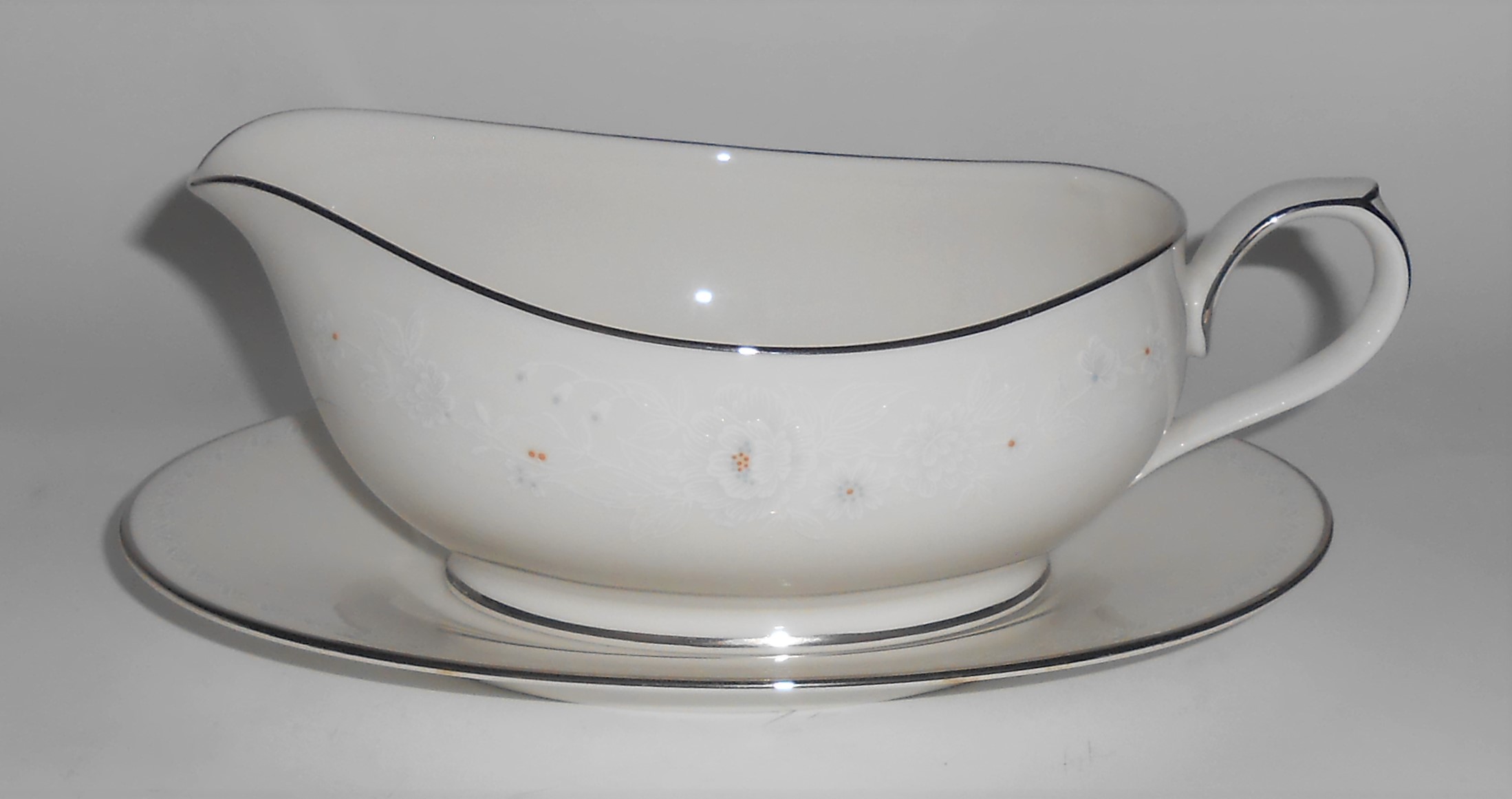 Noritake China Porcelain Platinum 7265 Baldwin Gravy Bo