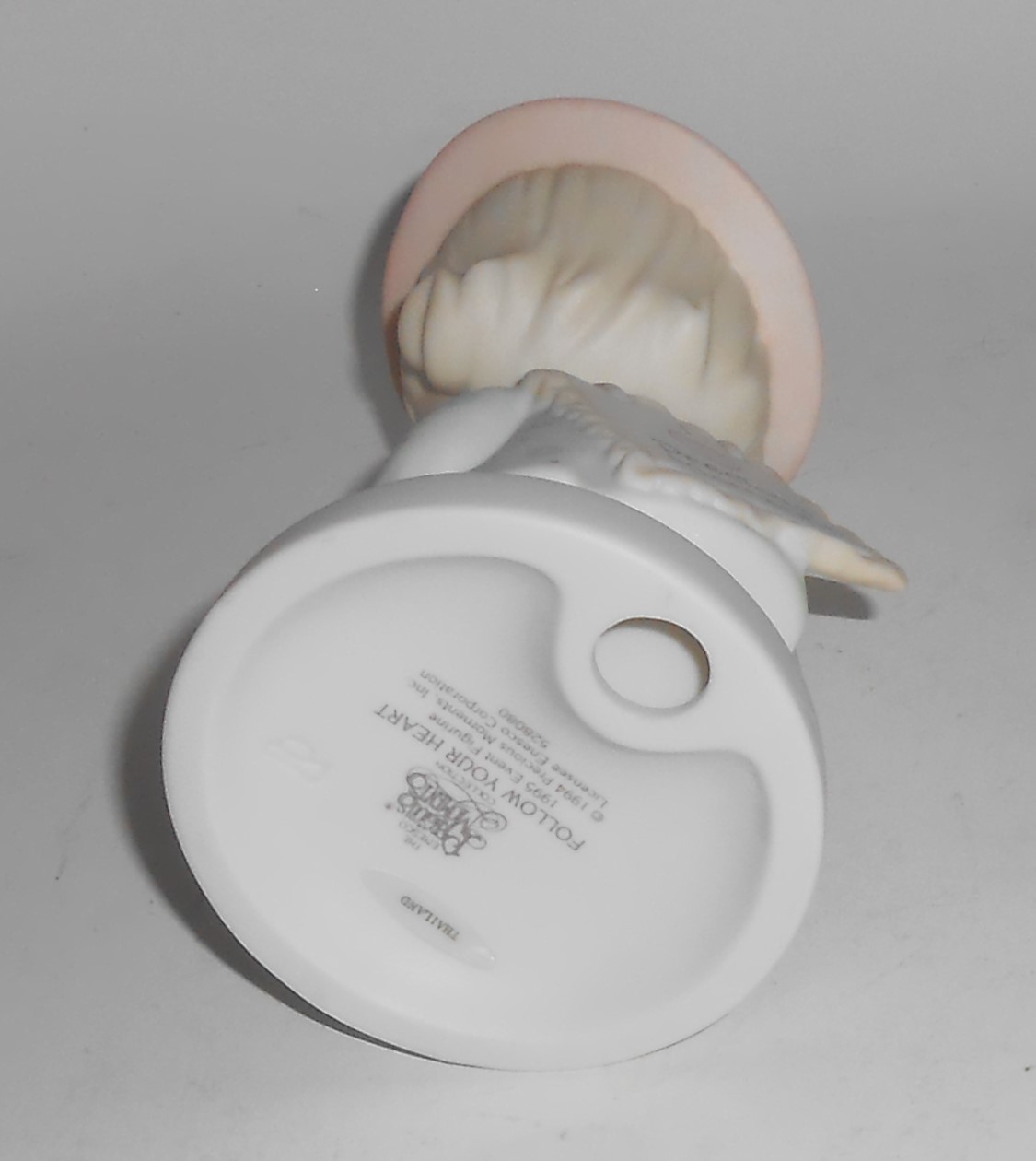 Precious Moments Follow Your Heart 1995 Event Figurine