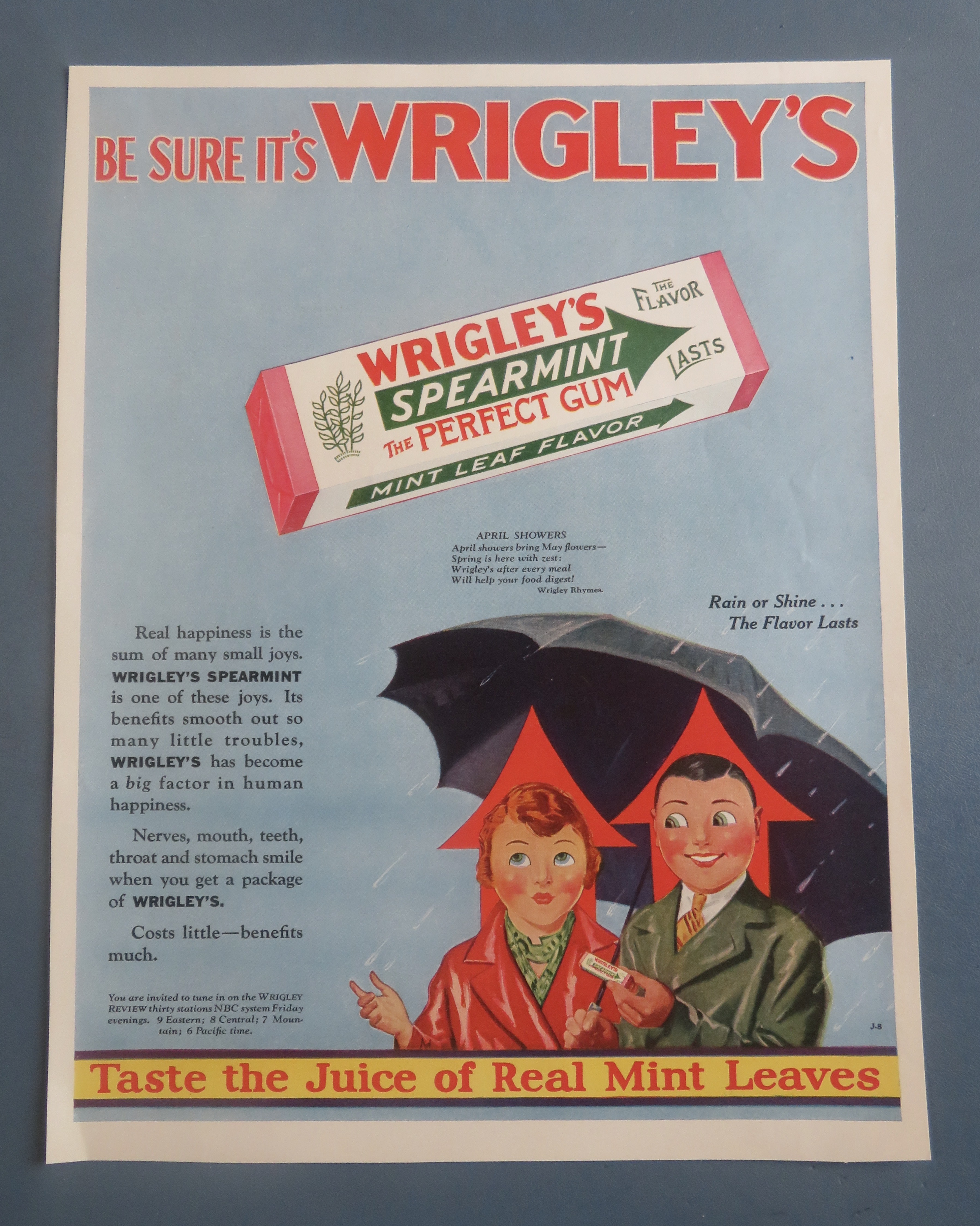 1929 Wrigley's Spearmint Gum w Man & Woman In The Rain