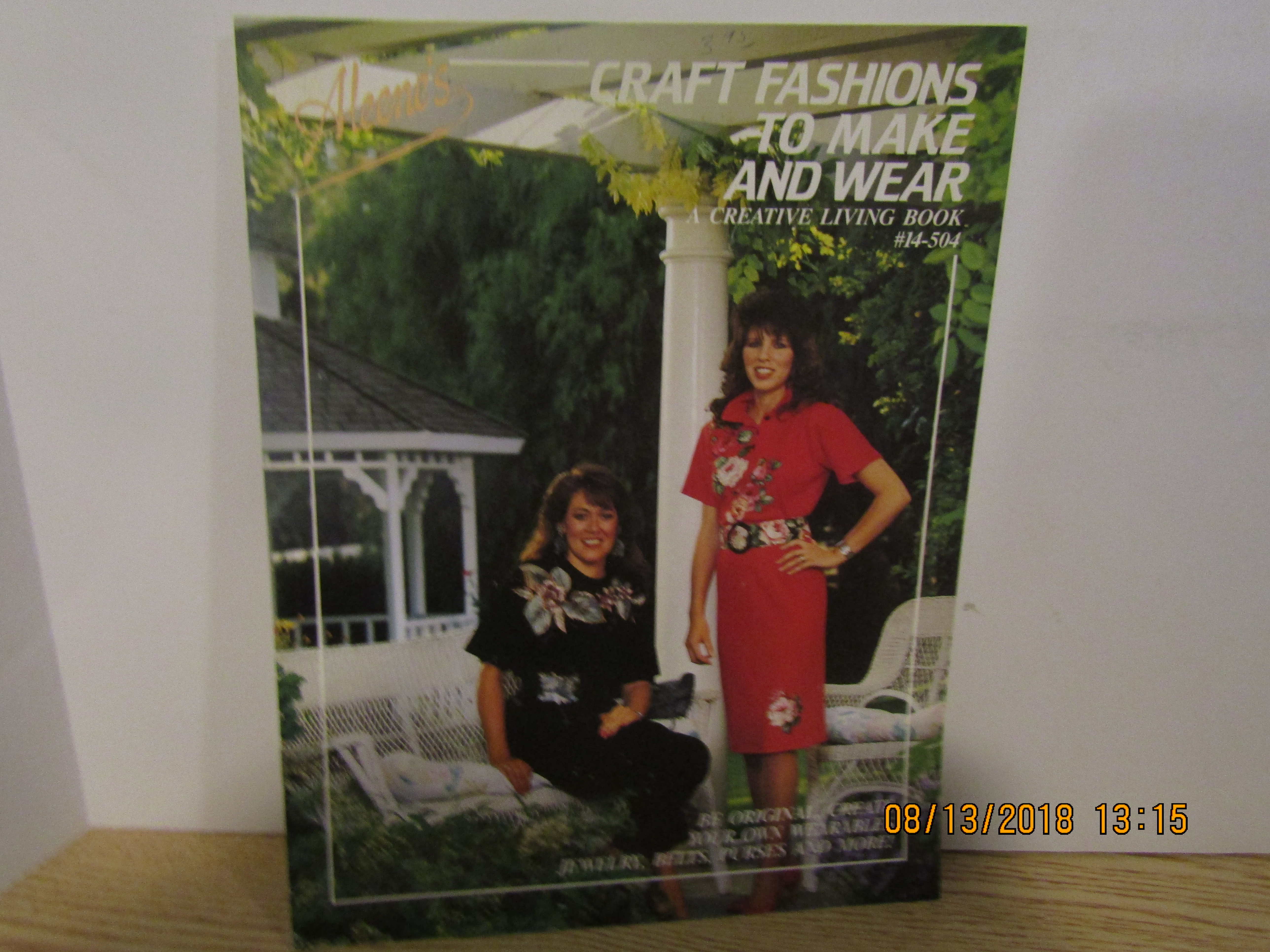 Aleene's Crafts Fashions To Make & Wear  #14-504