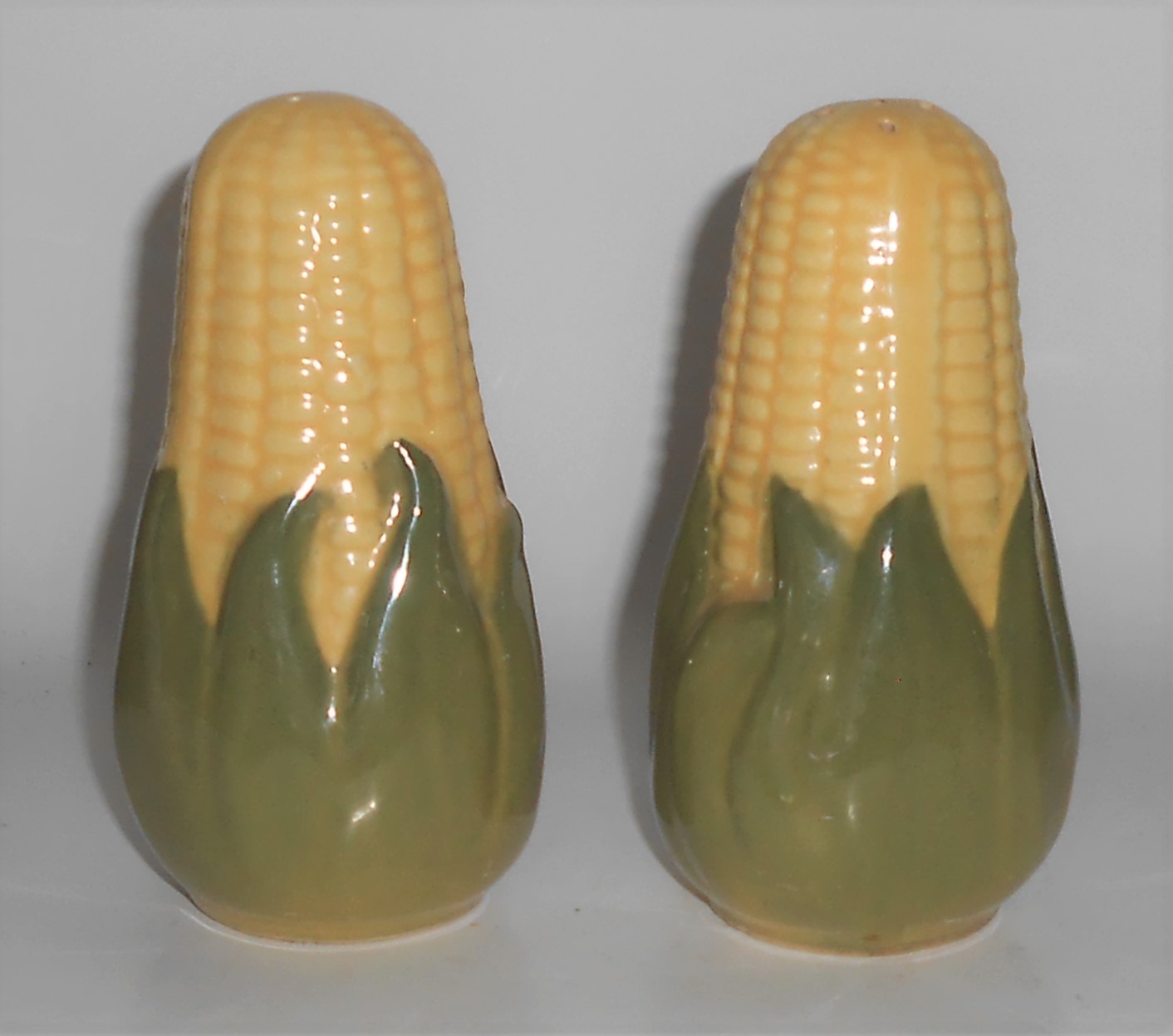 Vintage Shawnee Pottery Corn King Large Shaker Set