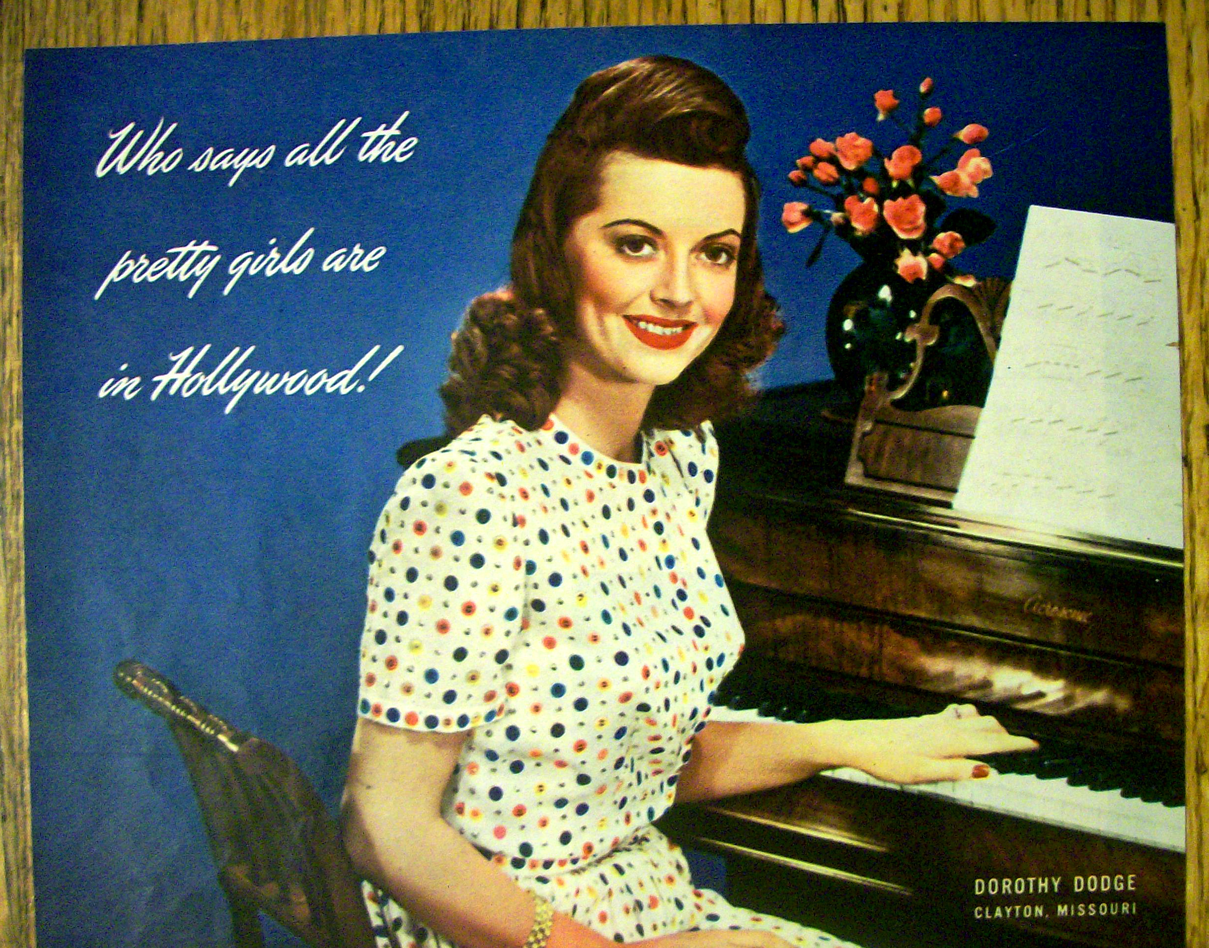 1945 Solitair Cake Make Up with Dorothy Dodge