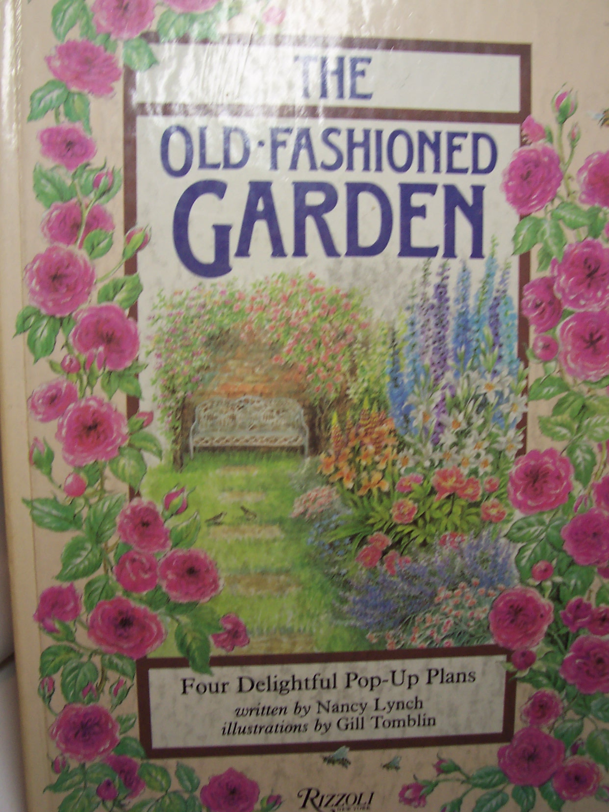 Old Fashioned Gardens Pop Up Book