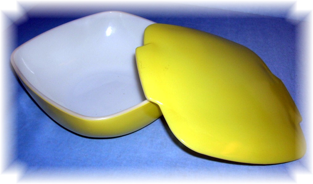 Pyrex Yellow square Covered Serving Dish 50s