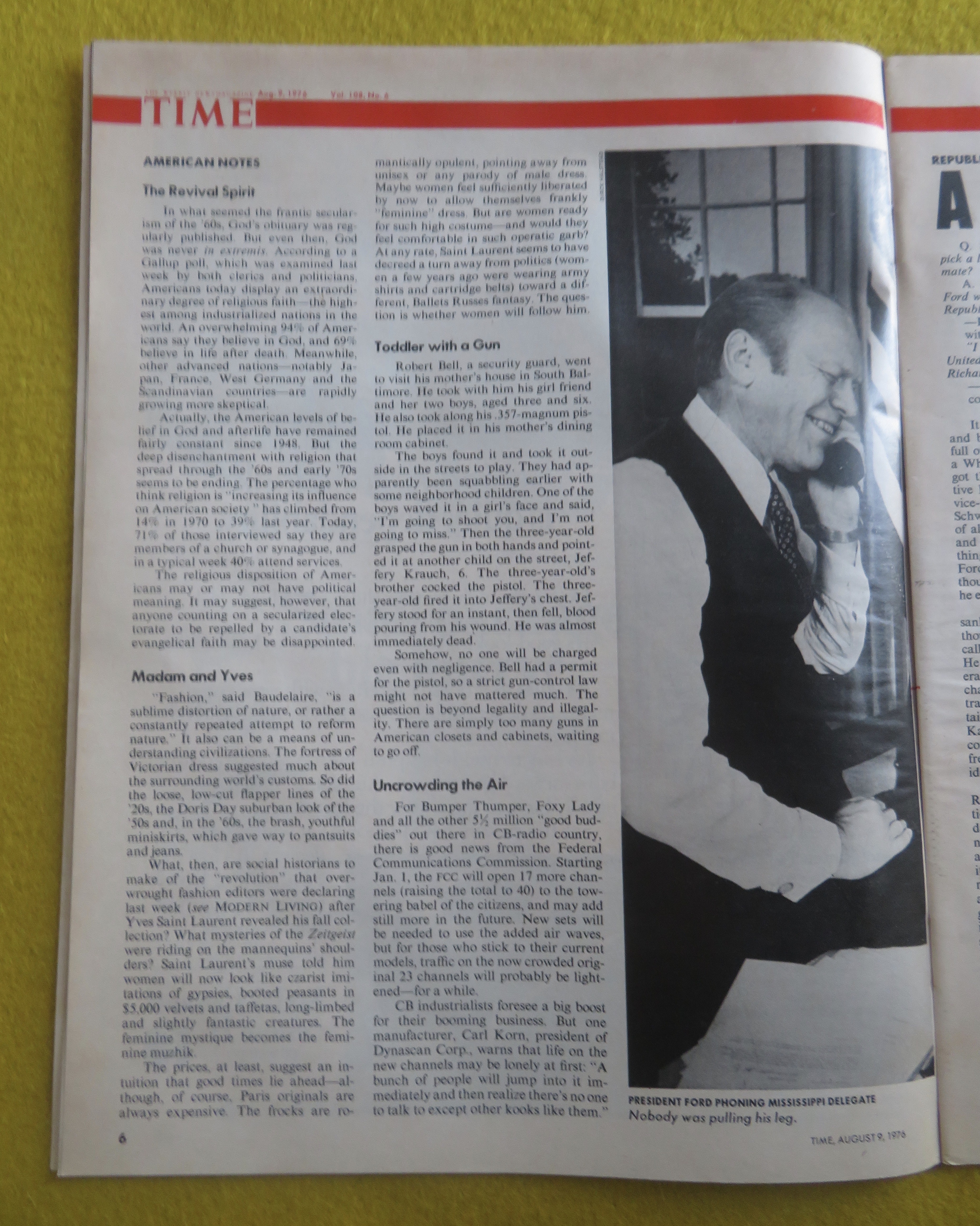 Time Magazine August 9, 1976 Ford Closes In