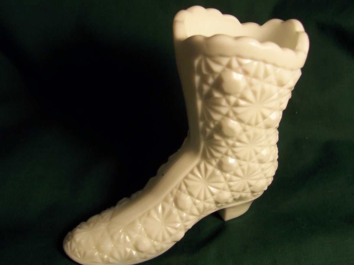 Fenton Art White Glass Boot Button and Daisy