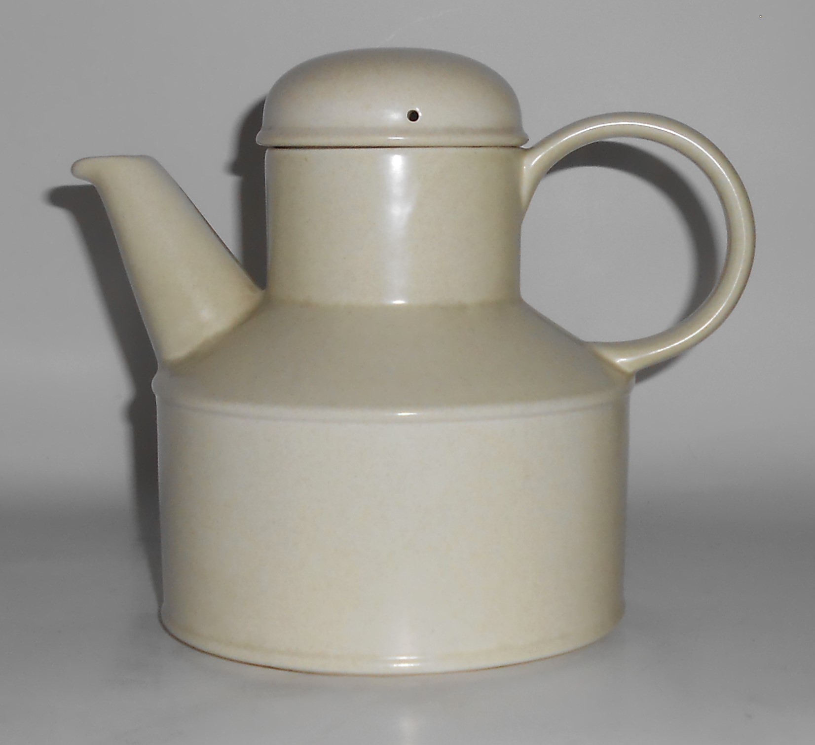 Midwinter Pottery Stonehenge Beige Mist Teapot w/Lid