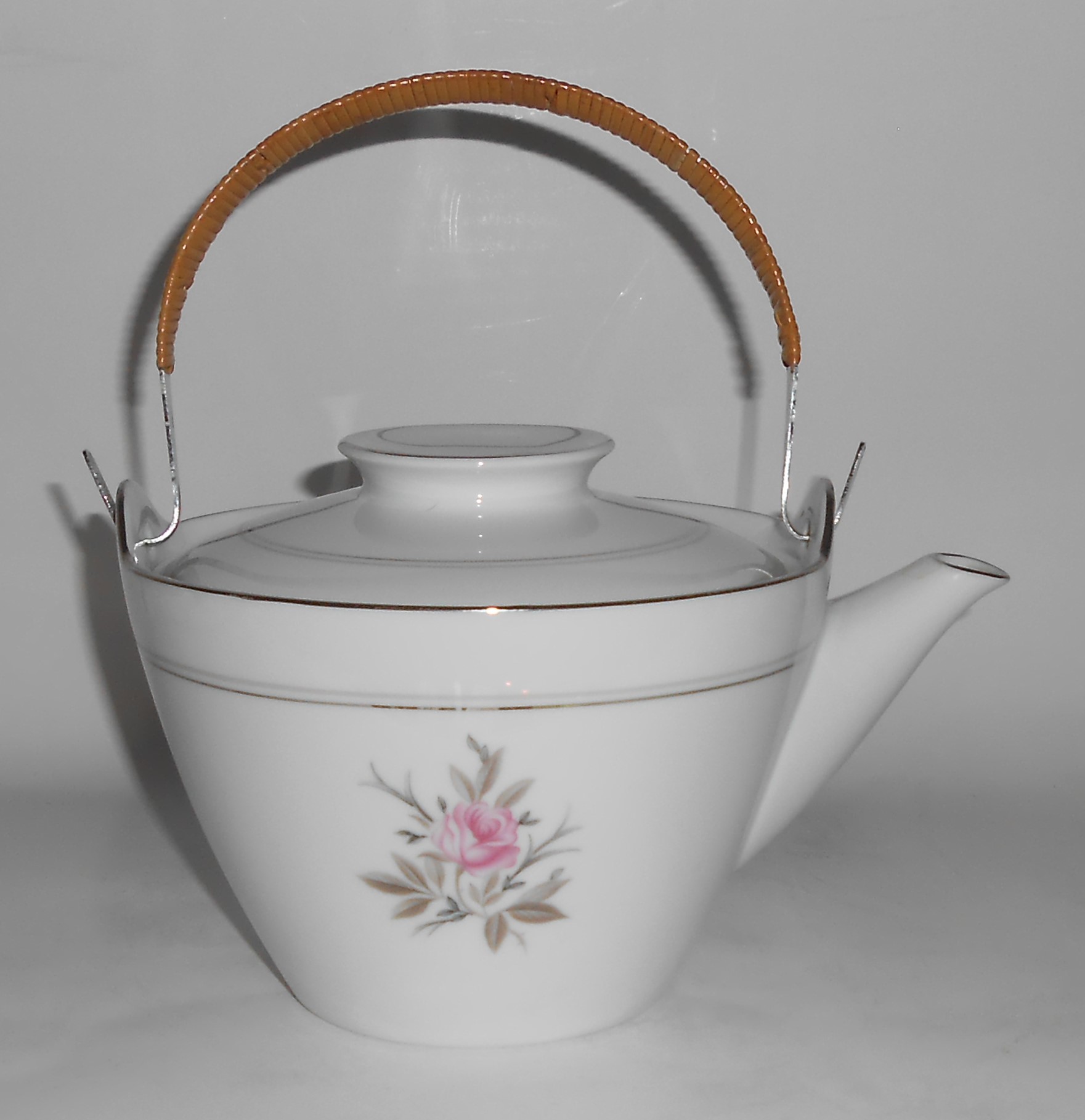 Noritake Porcelain China 5794 Roanne w/Platinum Teapot