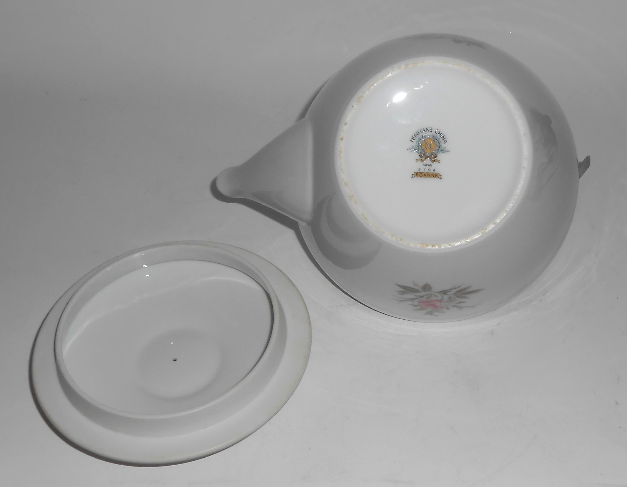 Noritake Porcelain China 5794 Roanne w/Platinum Teapot
