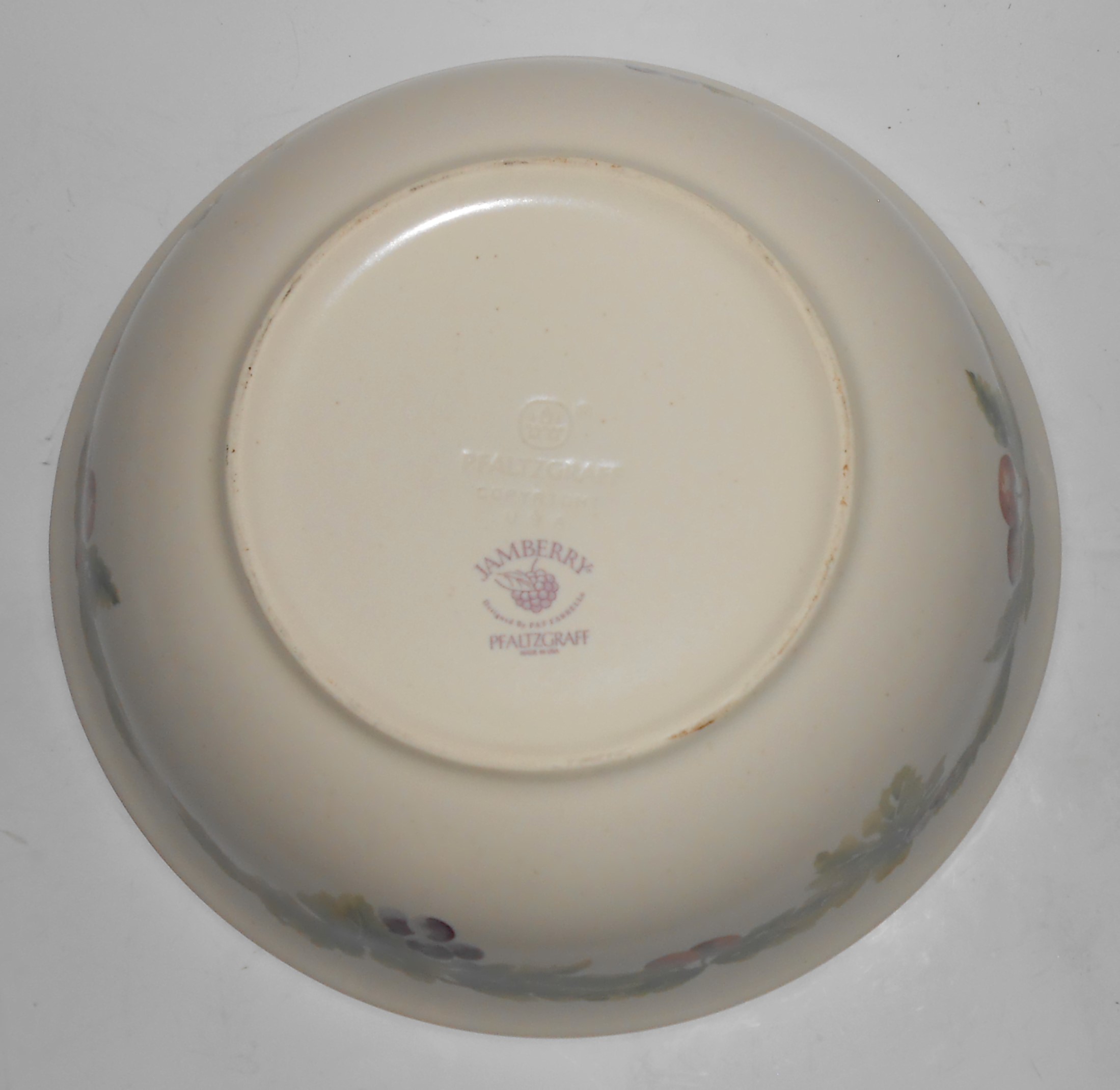 Pfaltzgraff Pottery Jamberry Round 10-3/8'' Vegetable B
